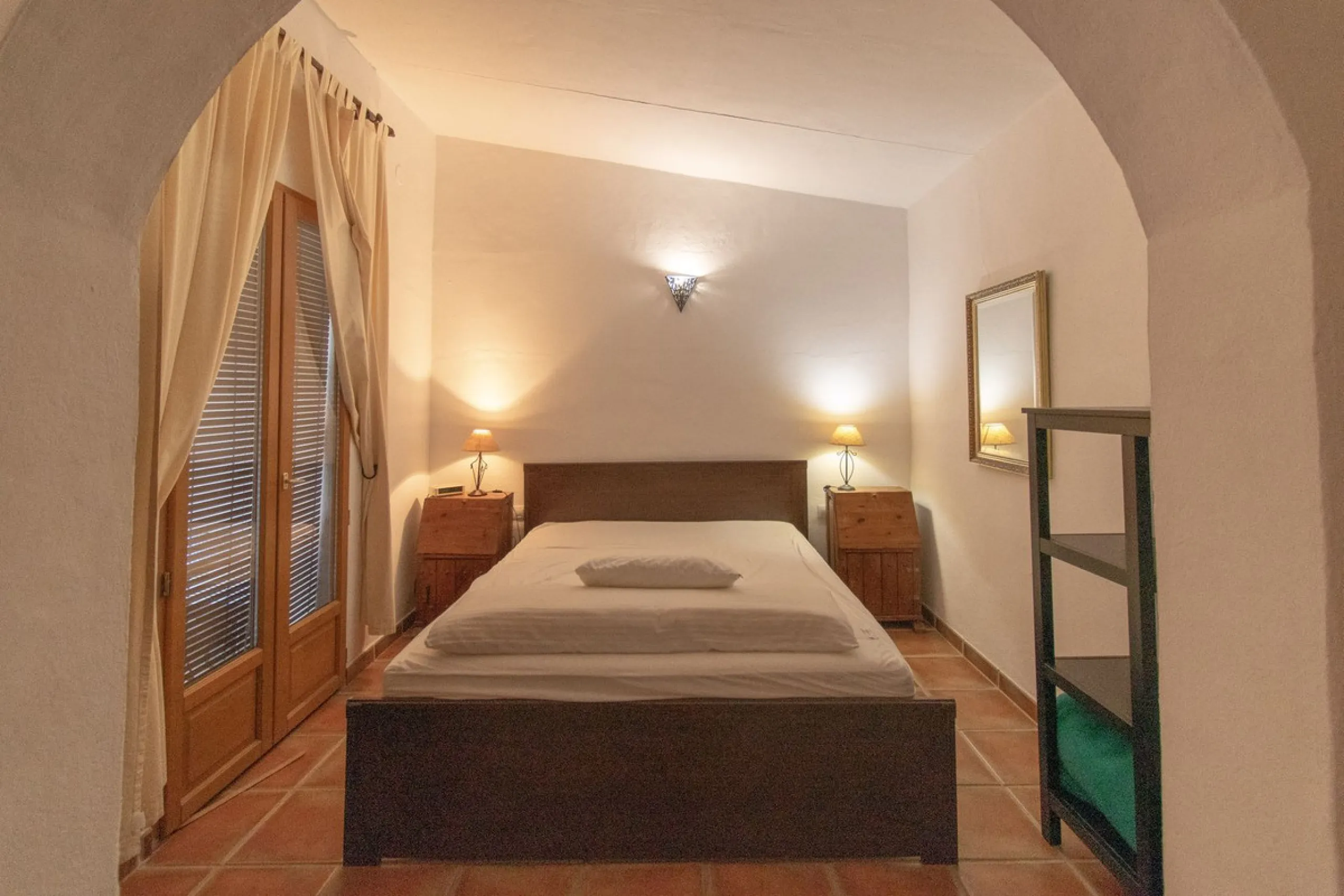 This exclusive Finca running as a successful Bed & Breakfast and rated 9 stars on booking is located in Alora and offers full privacy and spectacular open views of the countryside.