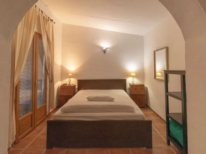 This exclusive Finca running as a successful Bed & Breakfast and rated 9 stars on booking is located in Alora and offers full privacy and spectacular open views of the countryside.