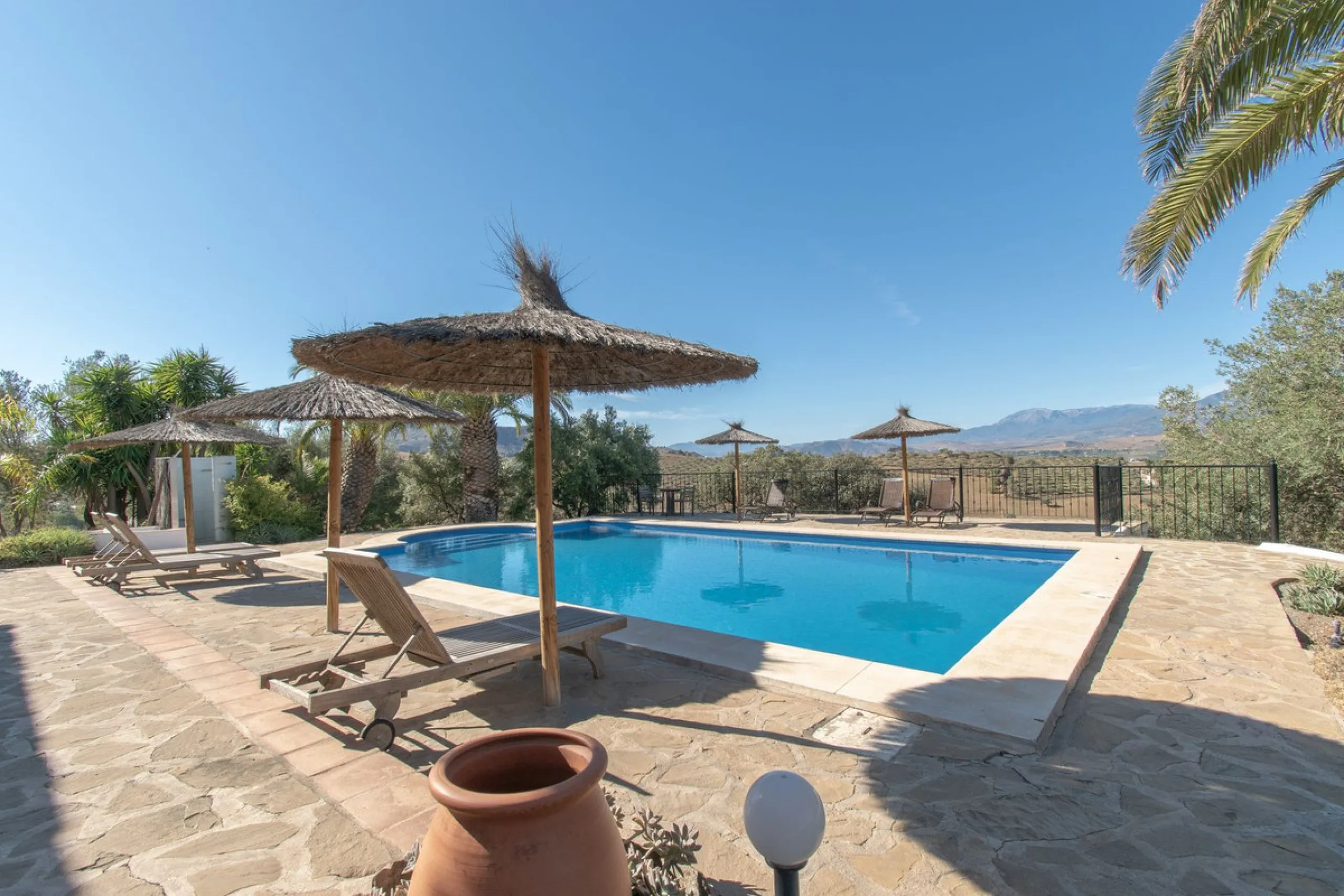 This exclusive Finca running as a successful Bed & Breakfast and rated 9 stars on booking is located in Alora and offers full privacy and spectacular open views of the countryside.