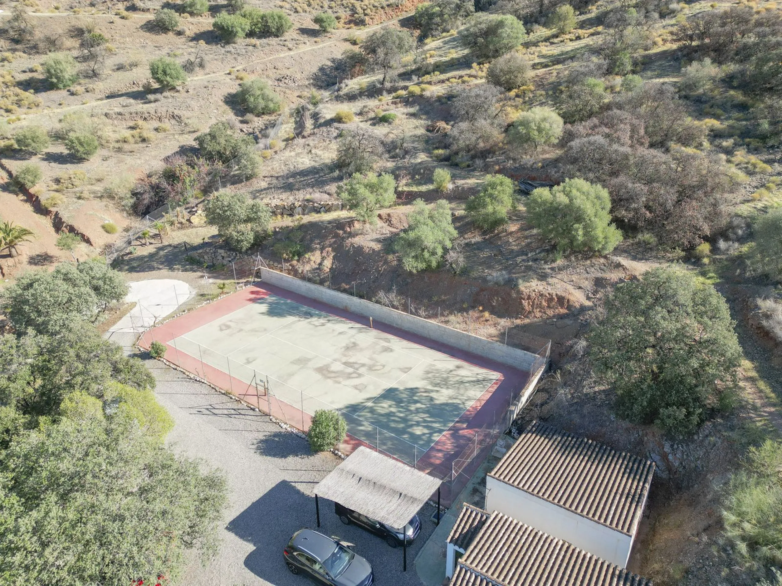 This exclusive Finca running as a successful Bed & Breakfast and rated 9 stars on booking is located in Alora and offers full privacy and spectacular open views of the countryside.
