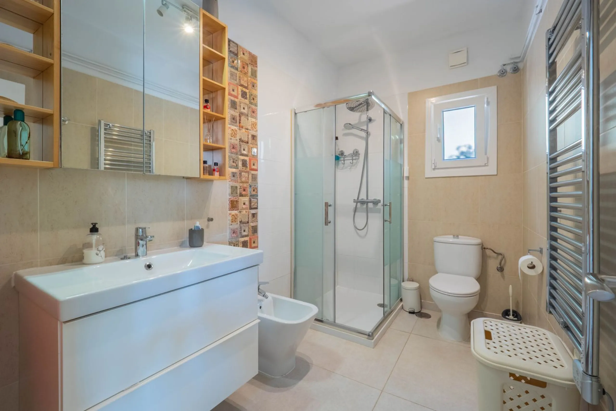 House - Detached Villa в продаже в Vélez-Málaga, Málaga. В доме 5 спален и 2 ванных комнат. Площадь дома 199 м². Площадь участка 5161 м²