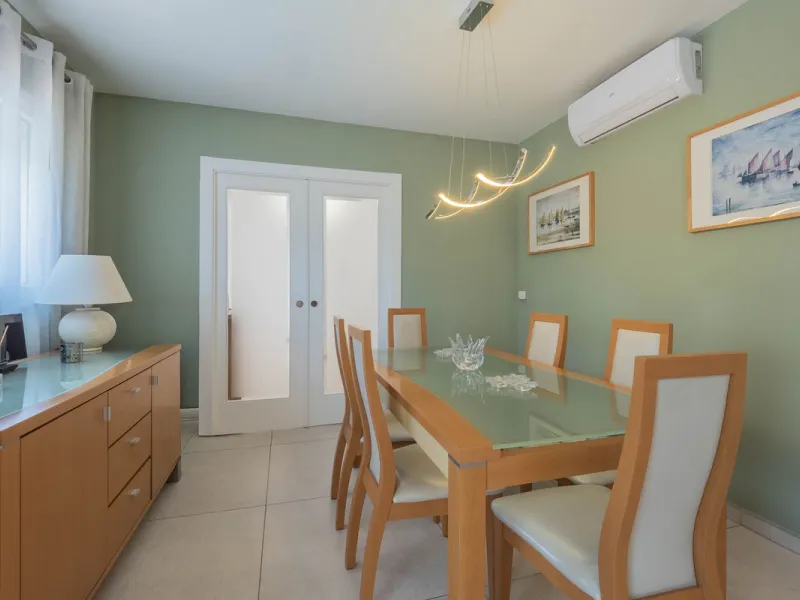 House - Detached Villa в продаже в Vélez-Málaga, Málaga. В доме 5 спален и 2 ванных комнат. Площадь дома 199 м². Площадь участка 5161 м²