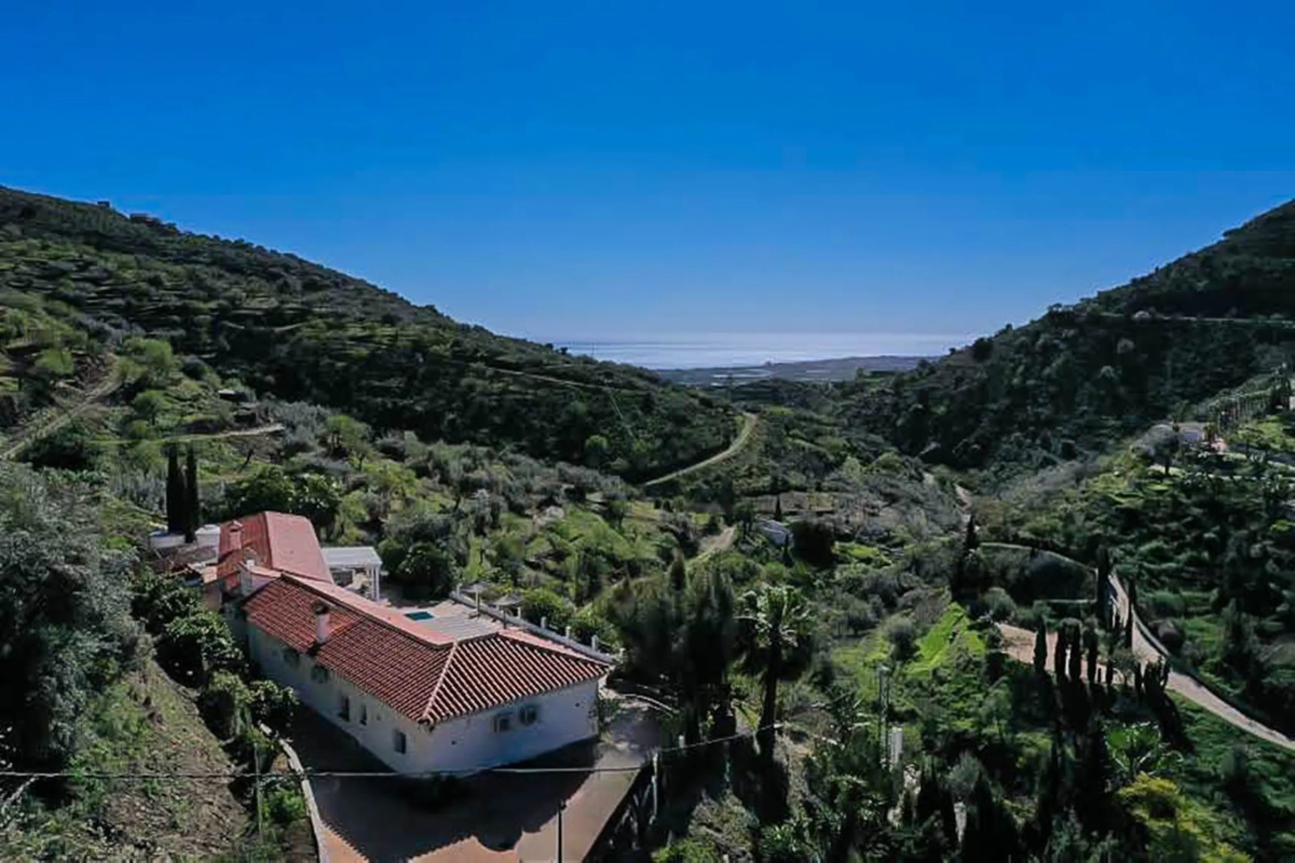 House - Detached Villa в продаже в Vélez-Málaga, Málaga. В доме 5 спален и 2 ванных комнат. Площадь дома 199 м². Площадь участка 5161 м²