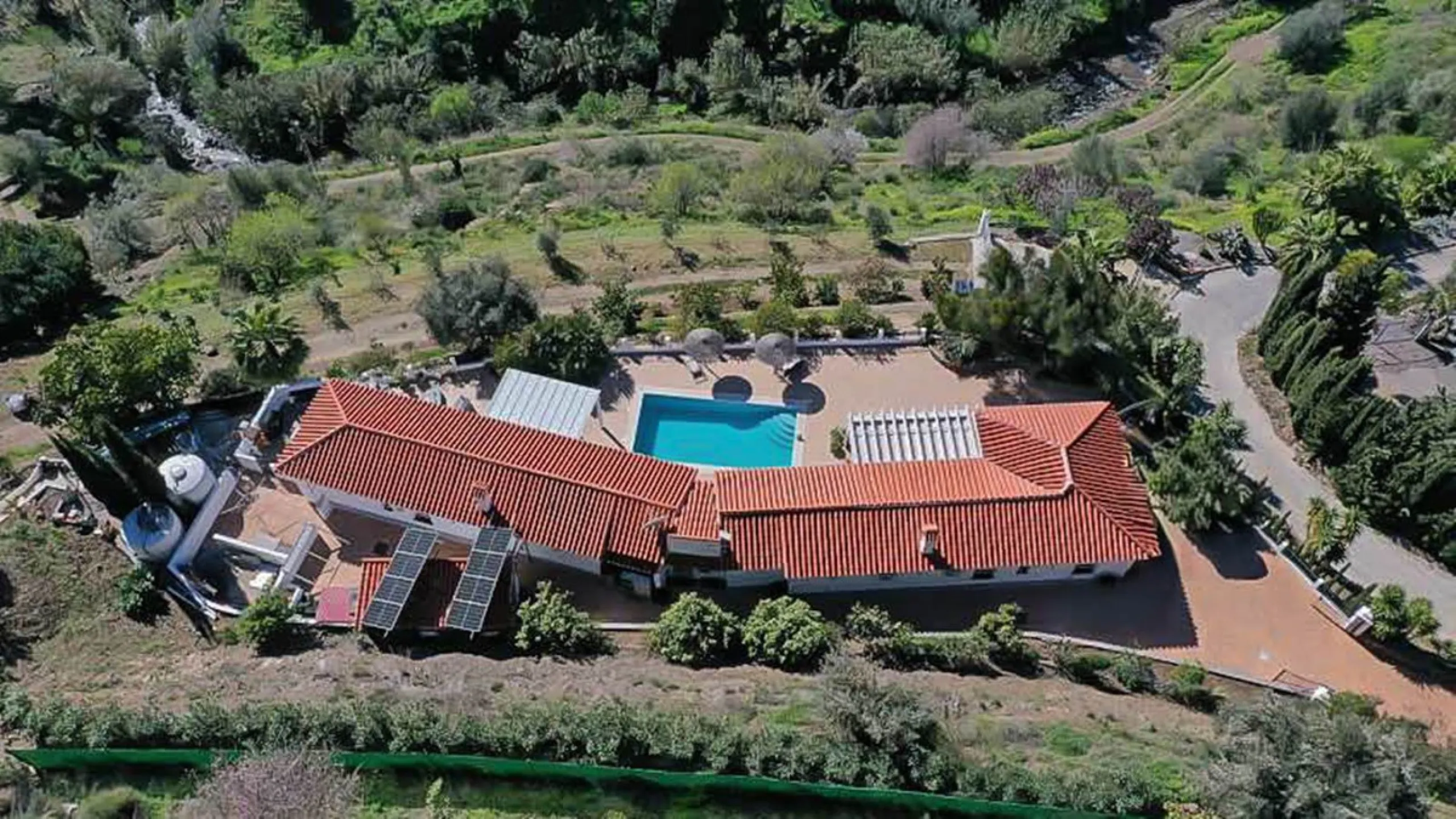 House - Detached Villa в продаже в Vélez-Málaga, Málaga. В доме 5 спален и 2 ванных комнат. Площадь дома 199 м². Площадь участка 5161 м²