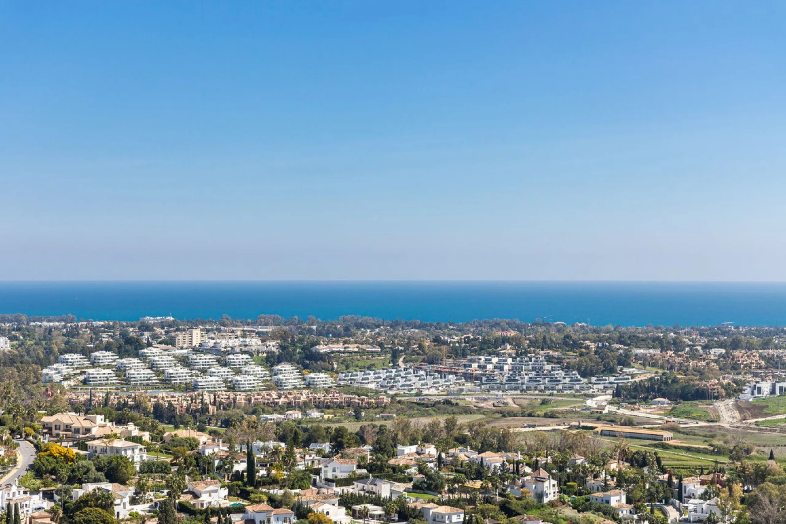 This stylish penthouse is located in a well-maintained and highly desirable residential community, offering a perfect combination of comfort, views, and lifestyle. The property features a built area of 102 m² and includes two spacious bedrooms and two mod