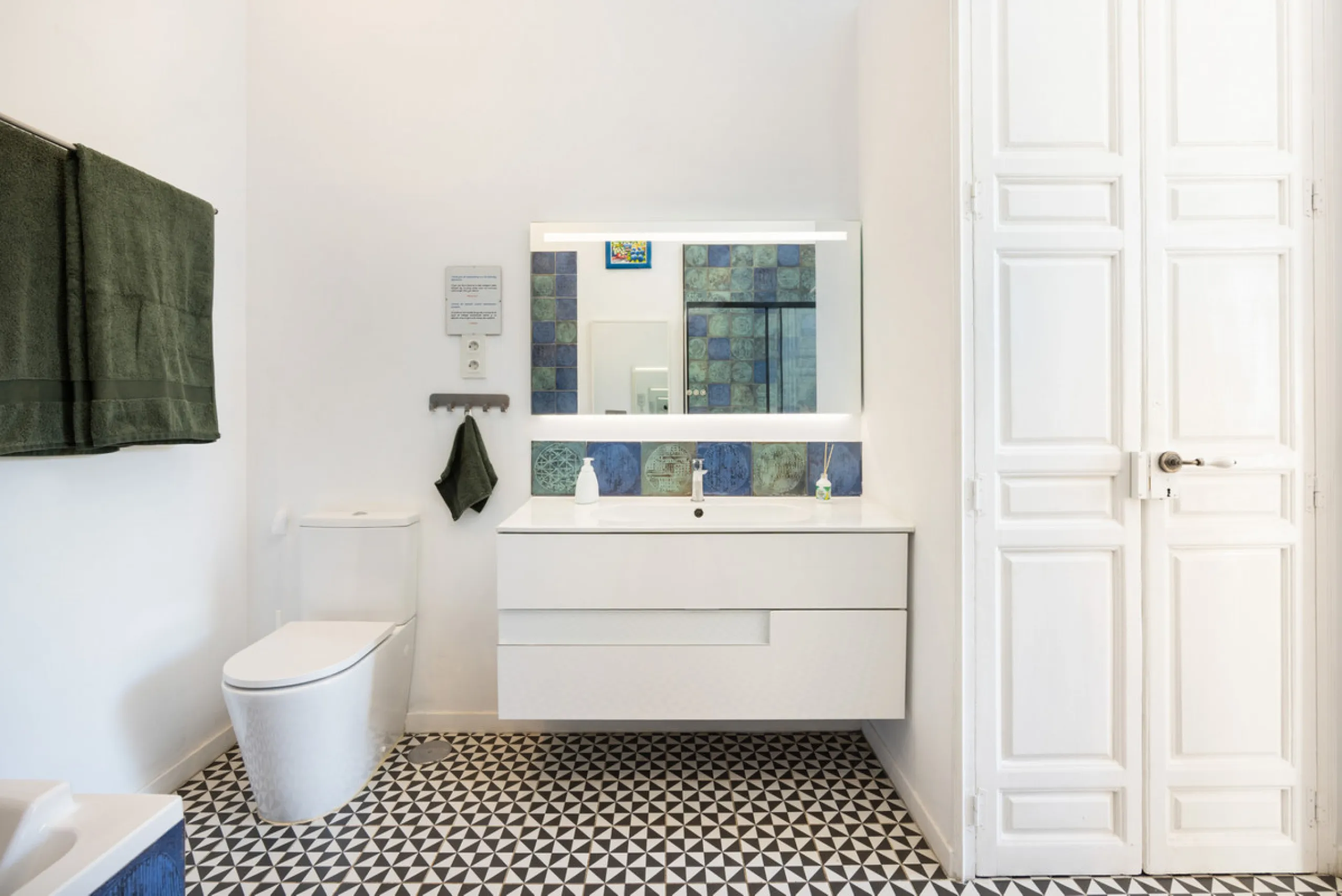 Apartment - Middle Floor Apartment в продаже в Málaga, Málaga. В доме 4 спален и 3 ванных комнат. Площадь дома 168 м²
