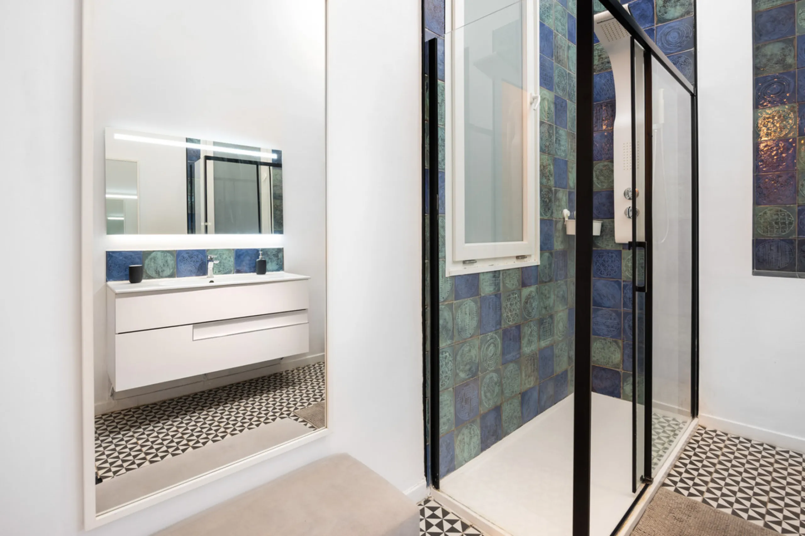 Apartment - Middle Floor Apartment в продаже в Málaga, Málaga. В доме 4 спален и 3 ванных комнат. Площадь дома 168 м²