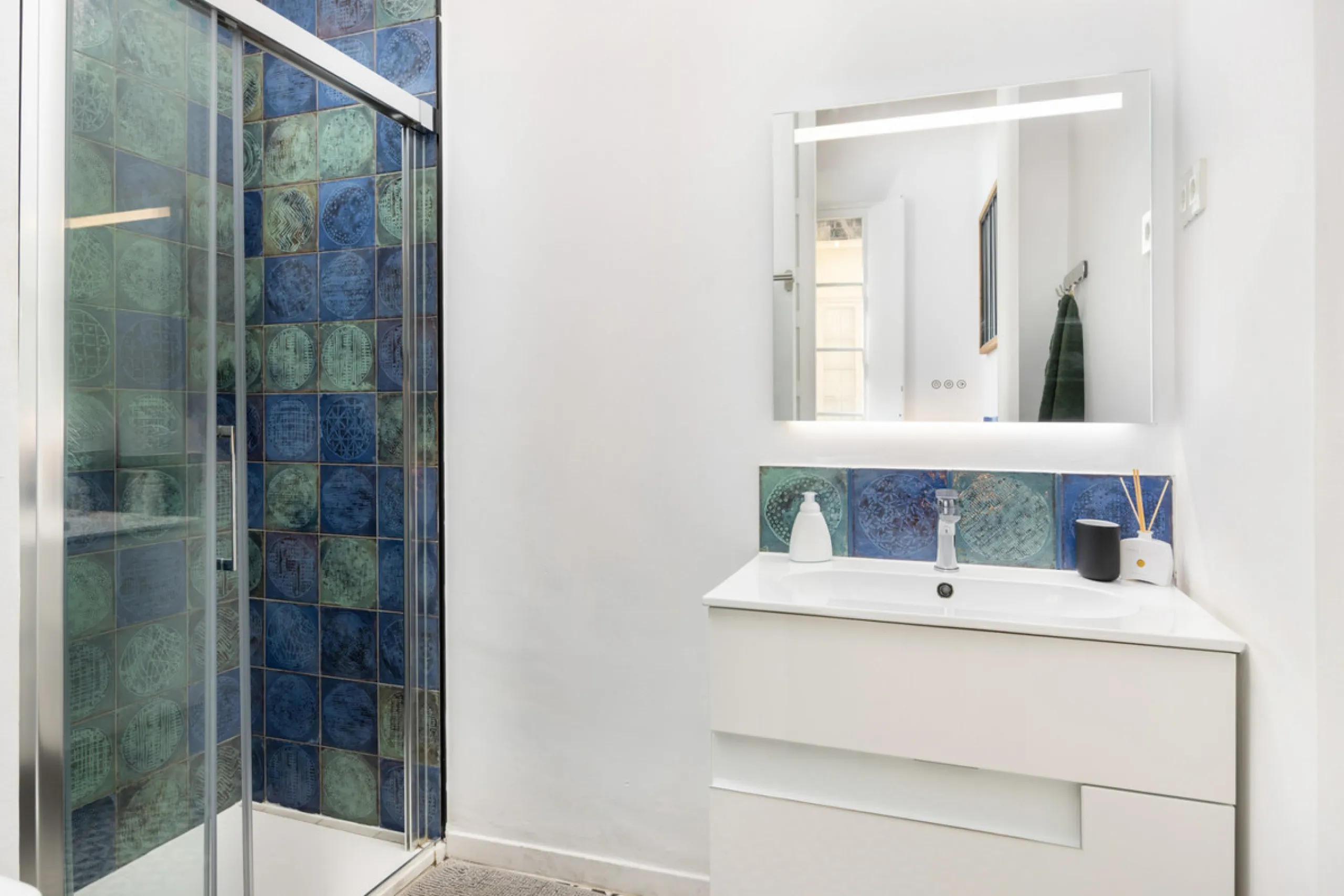 Apartment - Middle Floor Apartment в продаже в Málaga, Málaga. В доме 4 спален и 3 ванных комнат. Площадь дома 168 м²