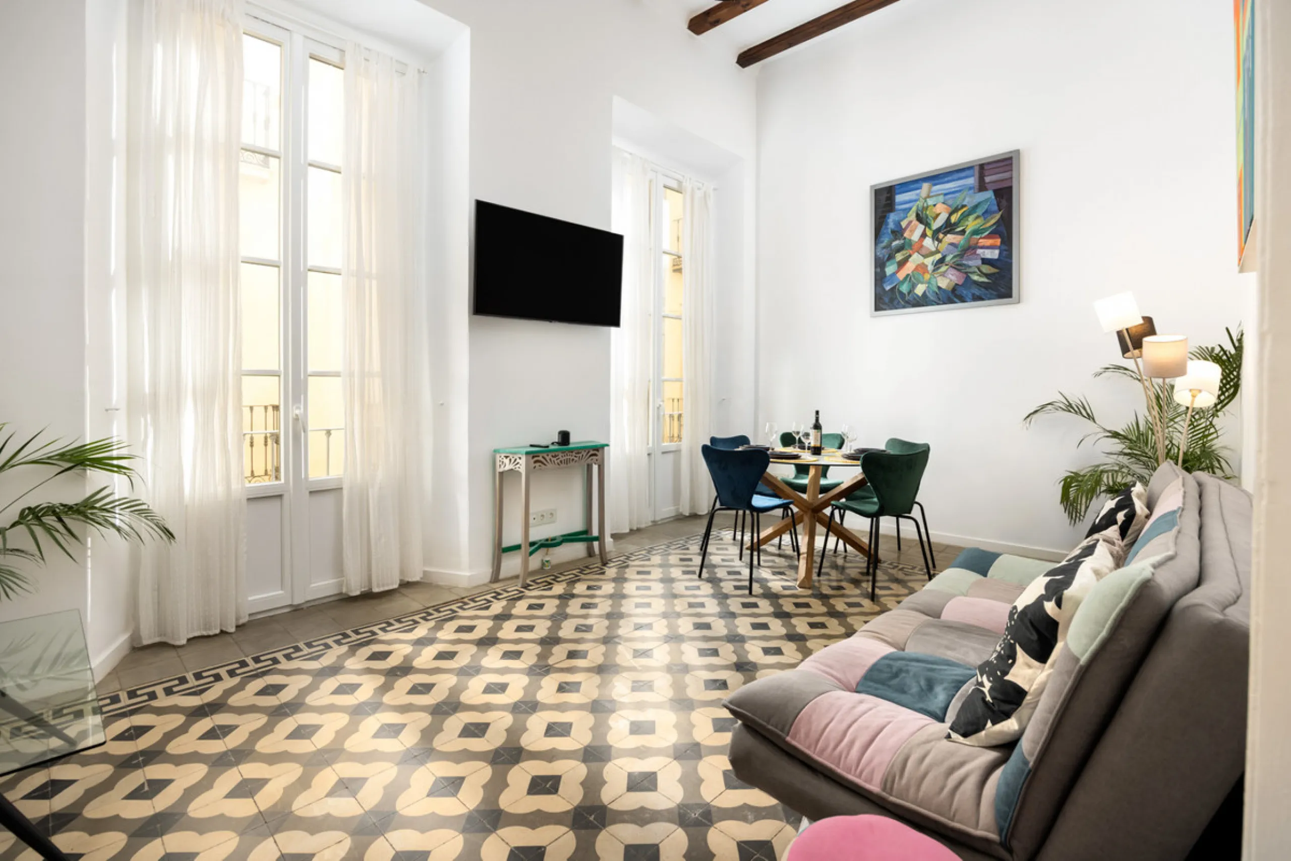 Apartment - Middle Floor Apartment в продаже в Málaga, Málaga. В доме 4 спален и 3 ванных комнат. Площадь дома 168 м²