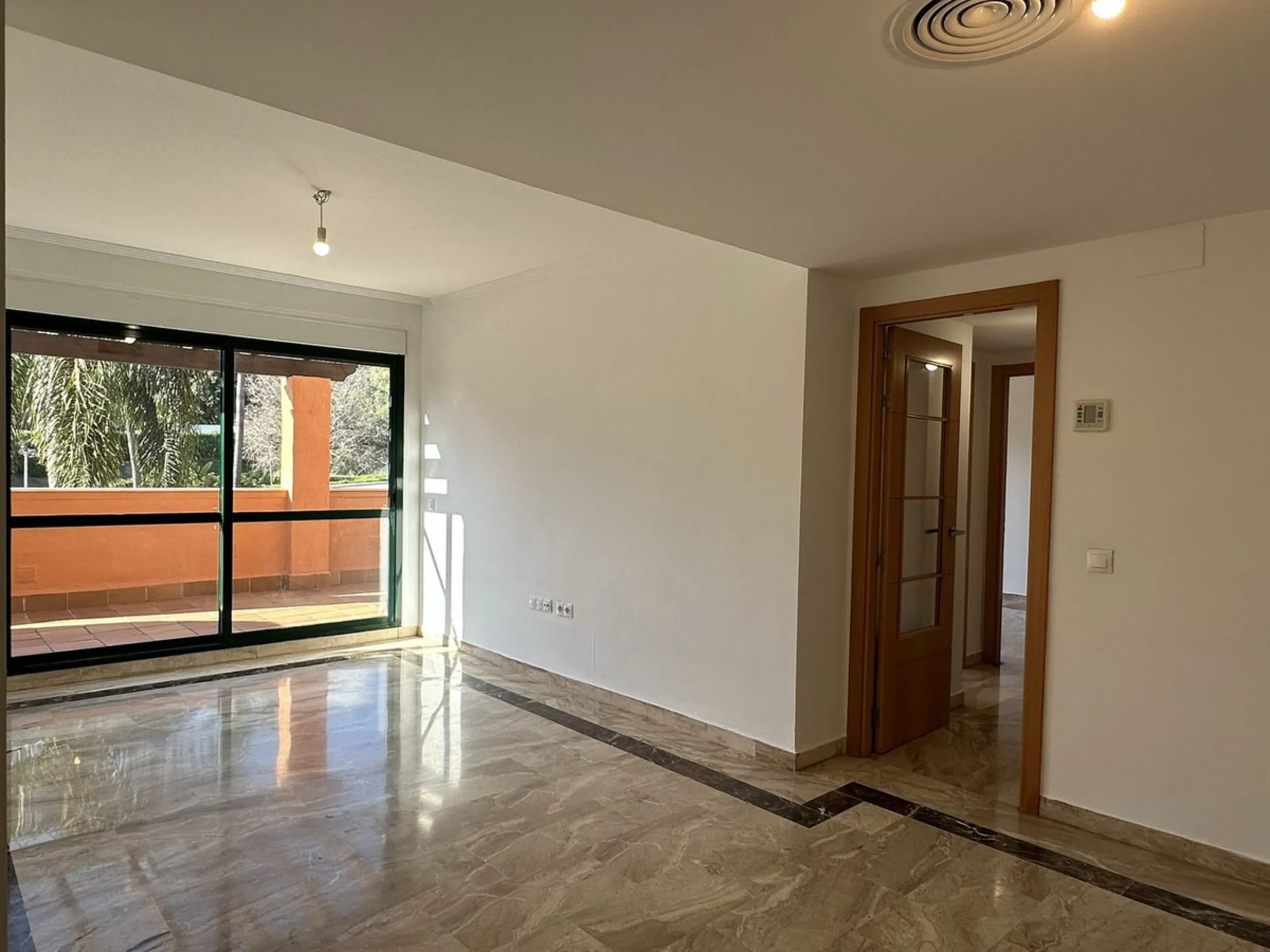 Middle Floor Apartment, Marbella, Costa del Sol.