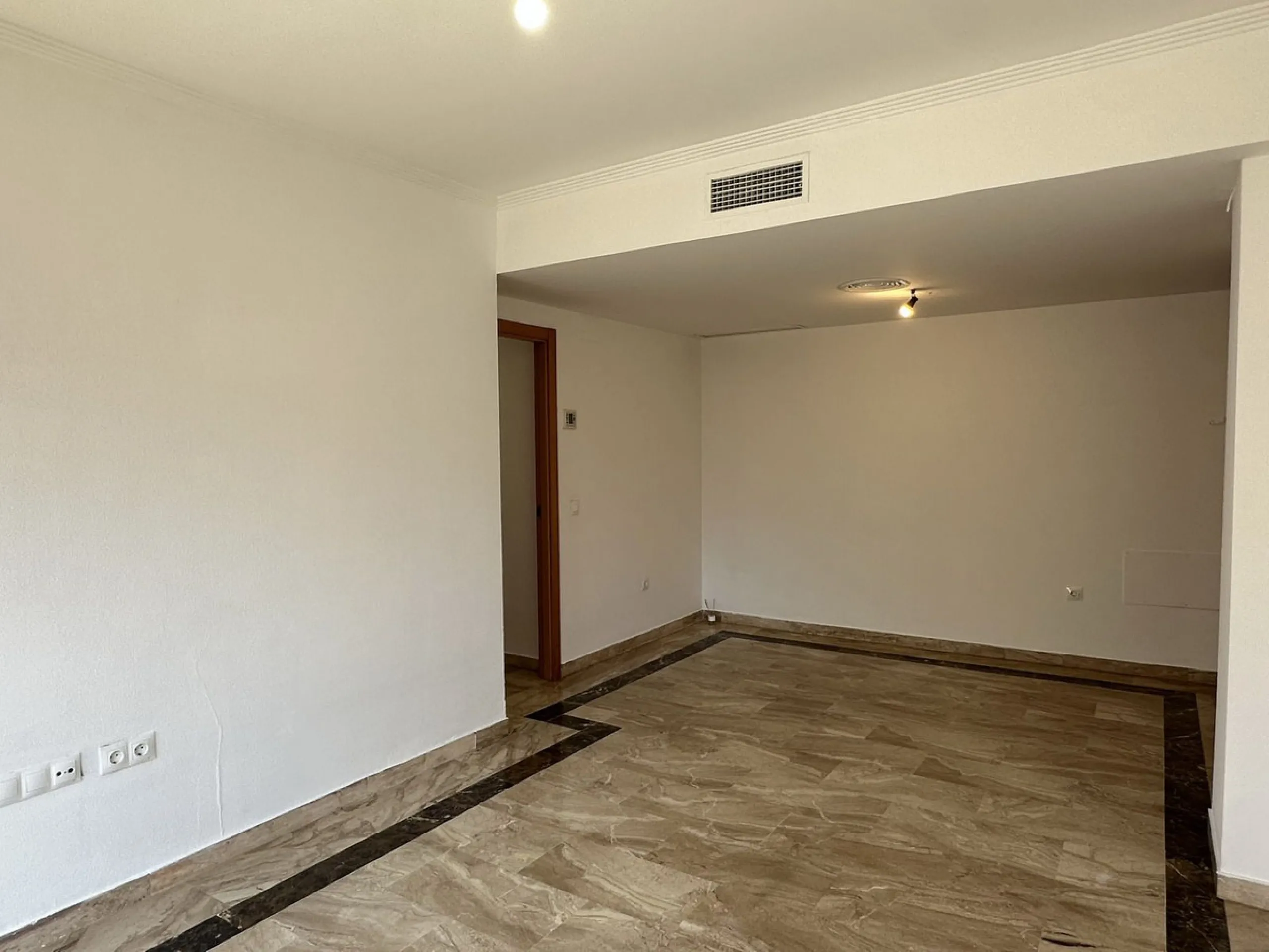 Middle Floor Apartment, Marbella, Costa del Sol.