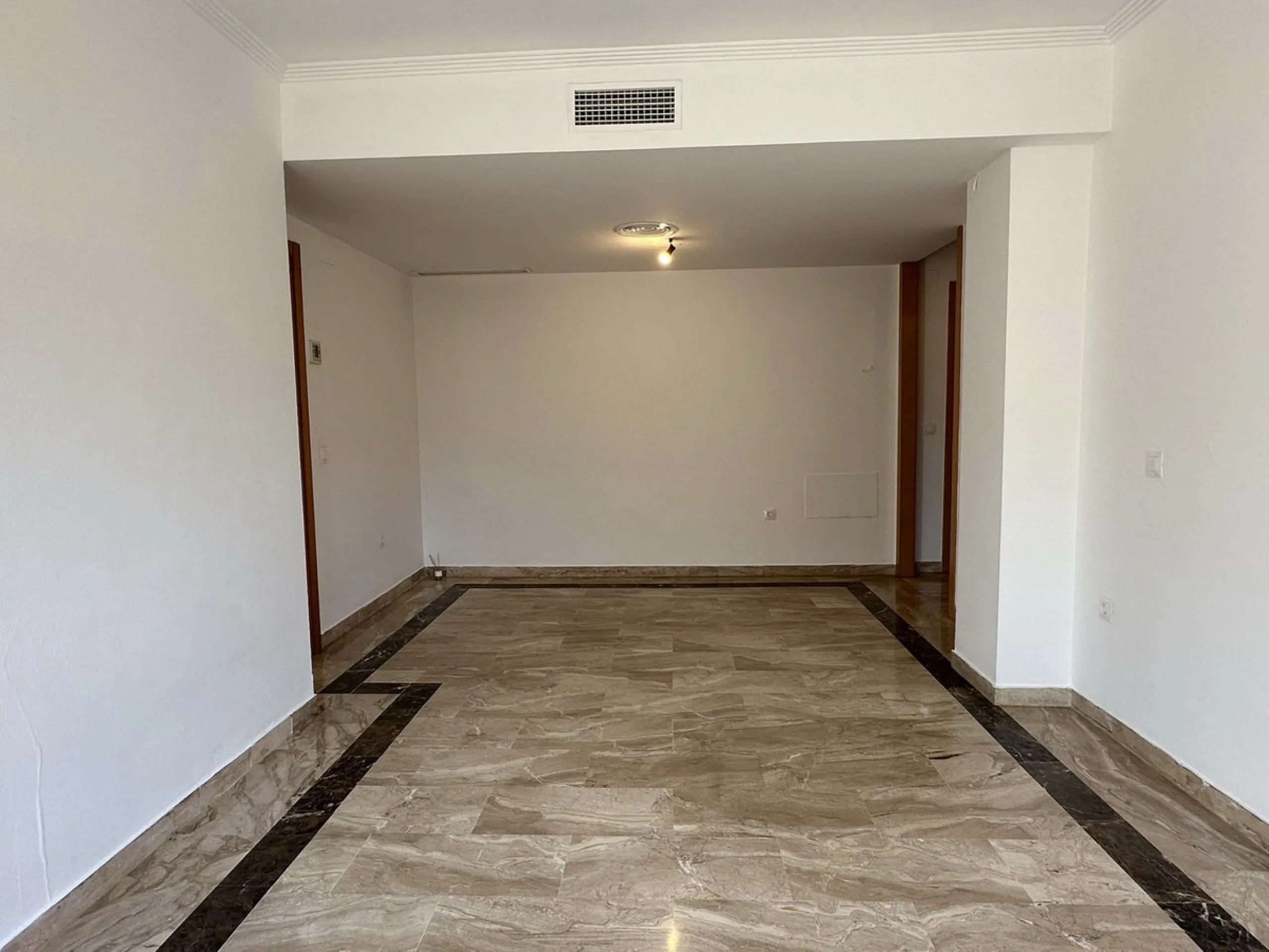 Middle Floor Apartment, Marbella, Costa del Sol.