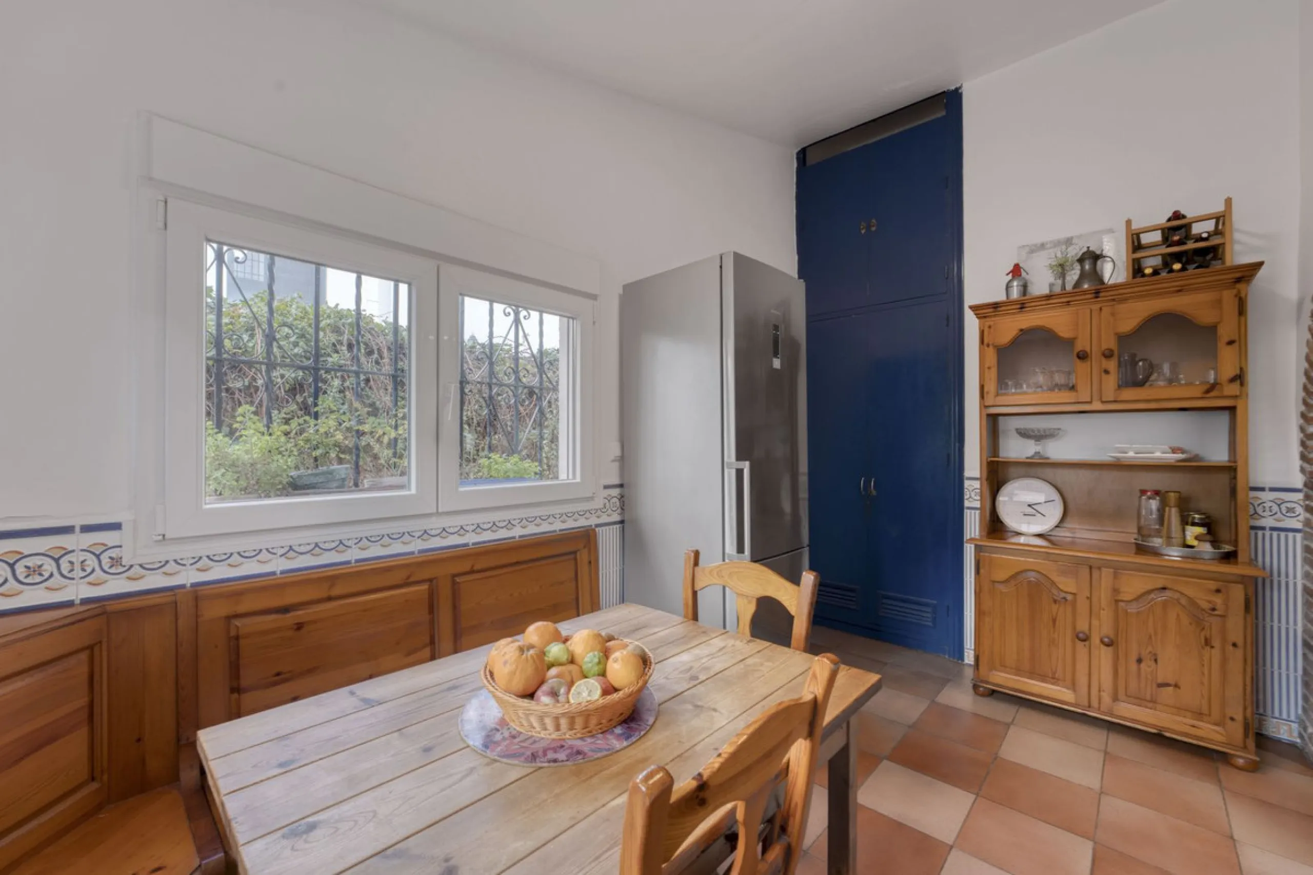 Diese beeindruckende Villa mit Aussicht – der ideale Rückzugsort für Ihre Familie