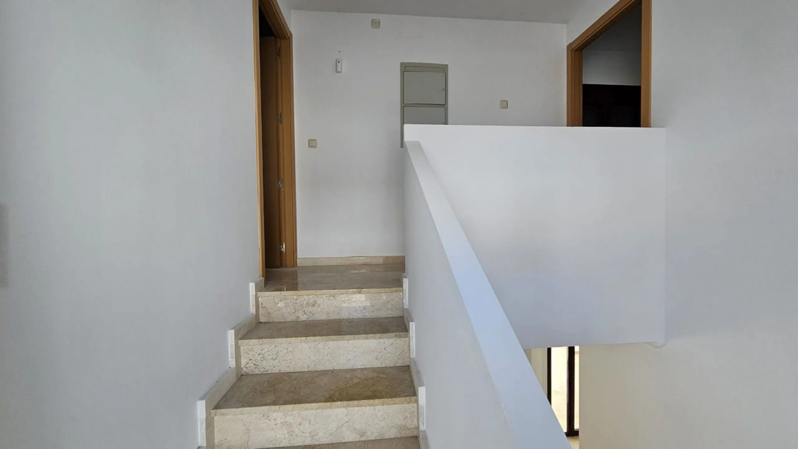 House - Townhouse в продаже в Casares, Málaga. В доме 2 спален и 3 ванных комнат. Площадь дома 205 м²
