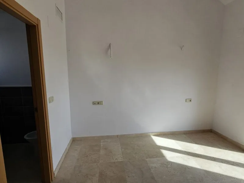 House - Townhouse в продаже в Casares, Málaga. В доме 2 спален и 3 ванных комнат. Площадь дома 205 м²
