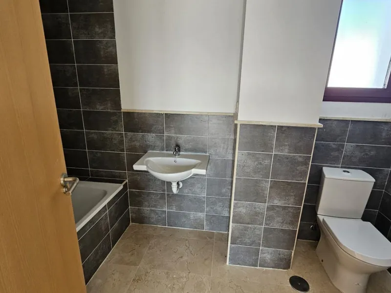 House - Townhouse в продаже в Casares, Málaga. В доме 2 спален и 3 ванных комнат. Площадь дома 205 м²