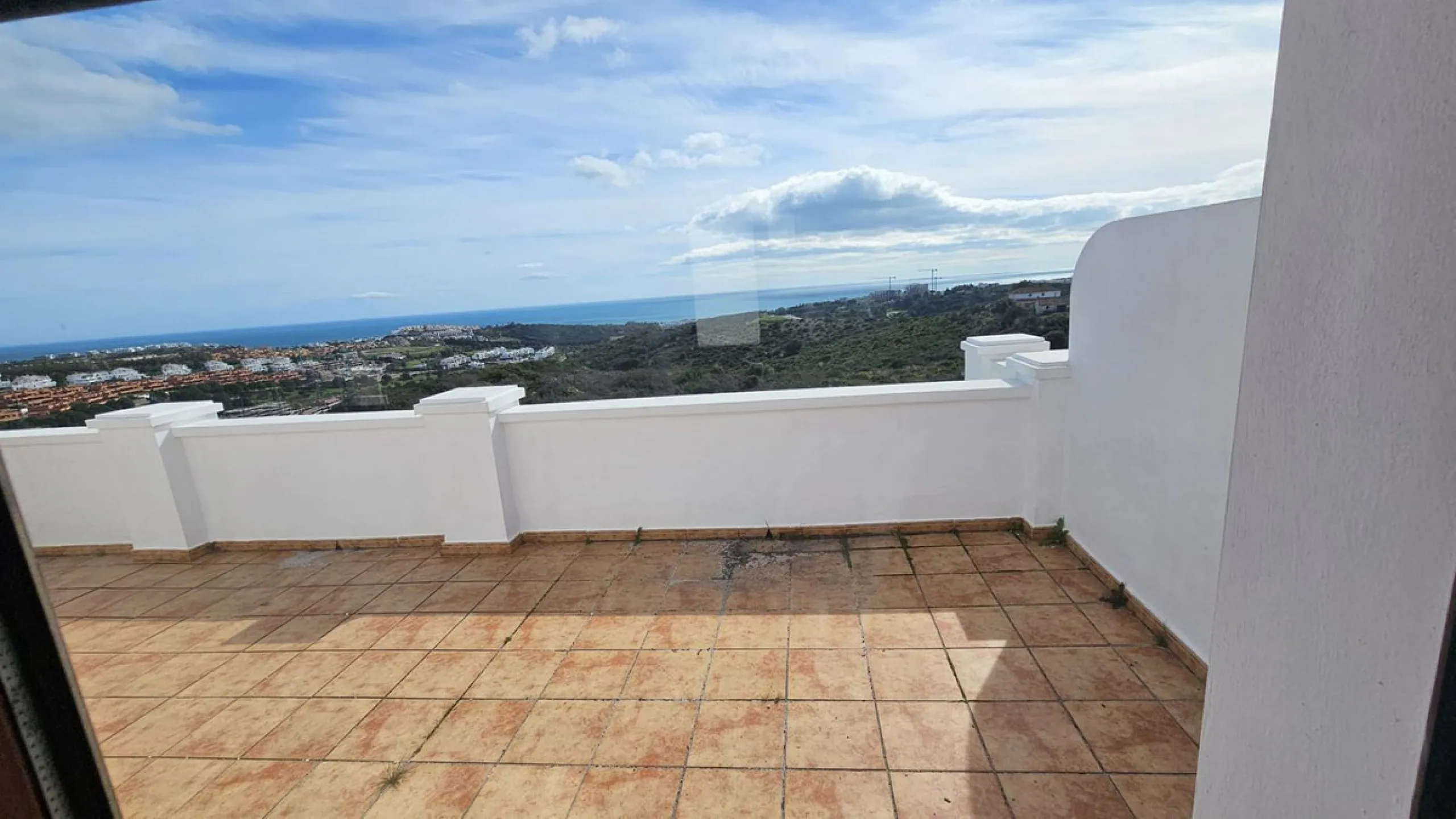 House - Townhouse в продаже в Casares, Málaga. В доме 2 спален и 3 ванных комнат. Площадь дома 205 м²