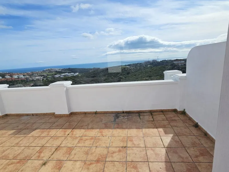 House - Townhouse в продаже в Casares, Málaga. В доме 2 спален и 3 ванных комнат. Площадь дома 205 м²