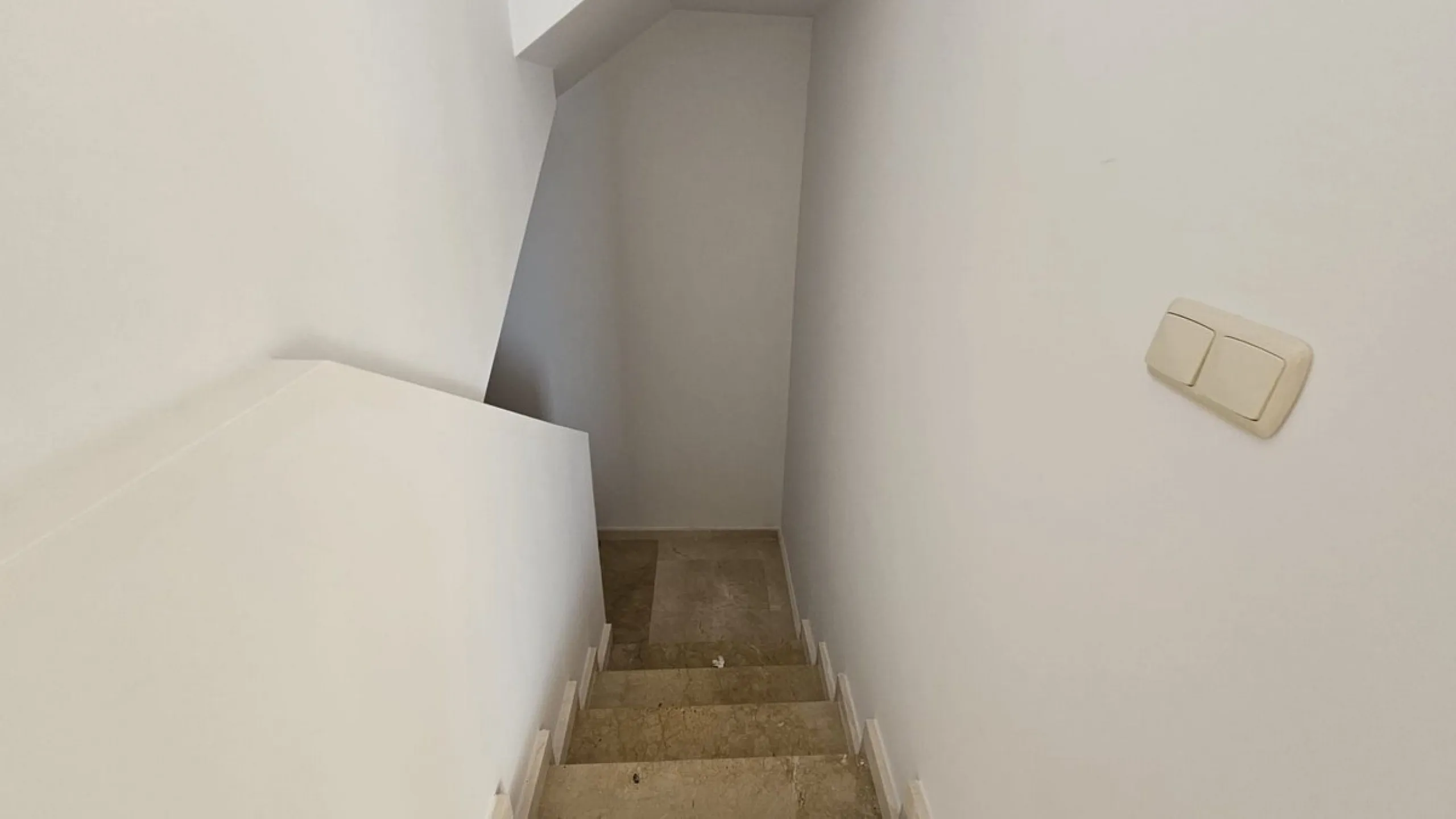 House - Townhouse в продаже в Casares, Málaga. В доме 2 спален и 3 ванных комнат. Площадь дома 205 м²