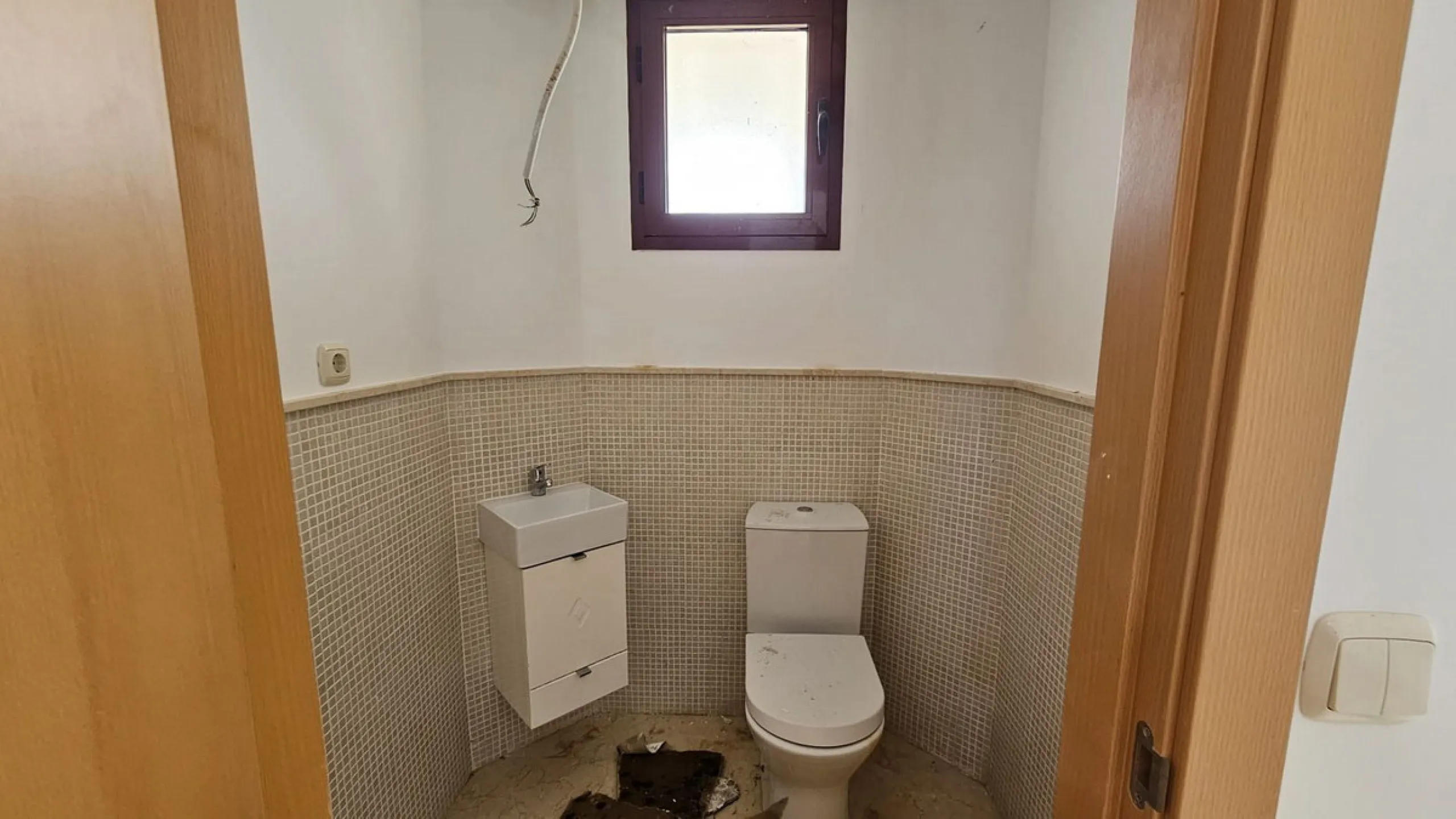 House - Townhouse в продаже в Casares, Málaga. В доме 2 спален и 3 ванных комнат. Площадь дома 205 м²