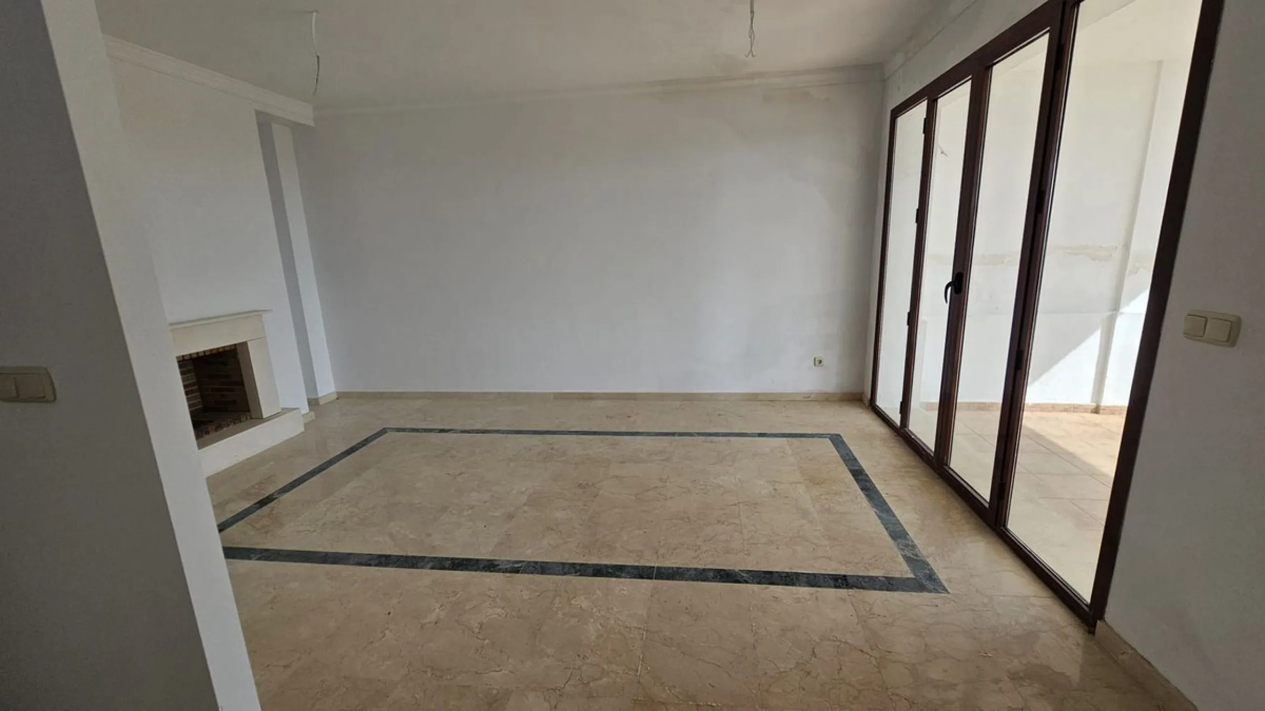 House - Townhouse в продаже в Casares, Málaga. В доме 2 спален и 3 ванных комнат. Площадь дома 205 м²