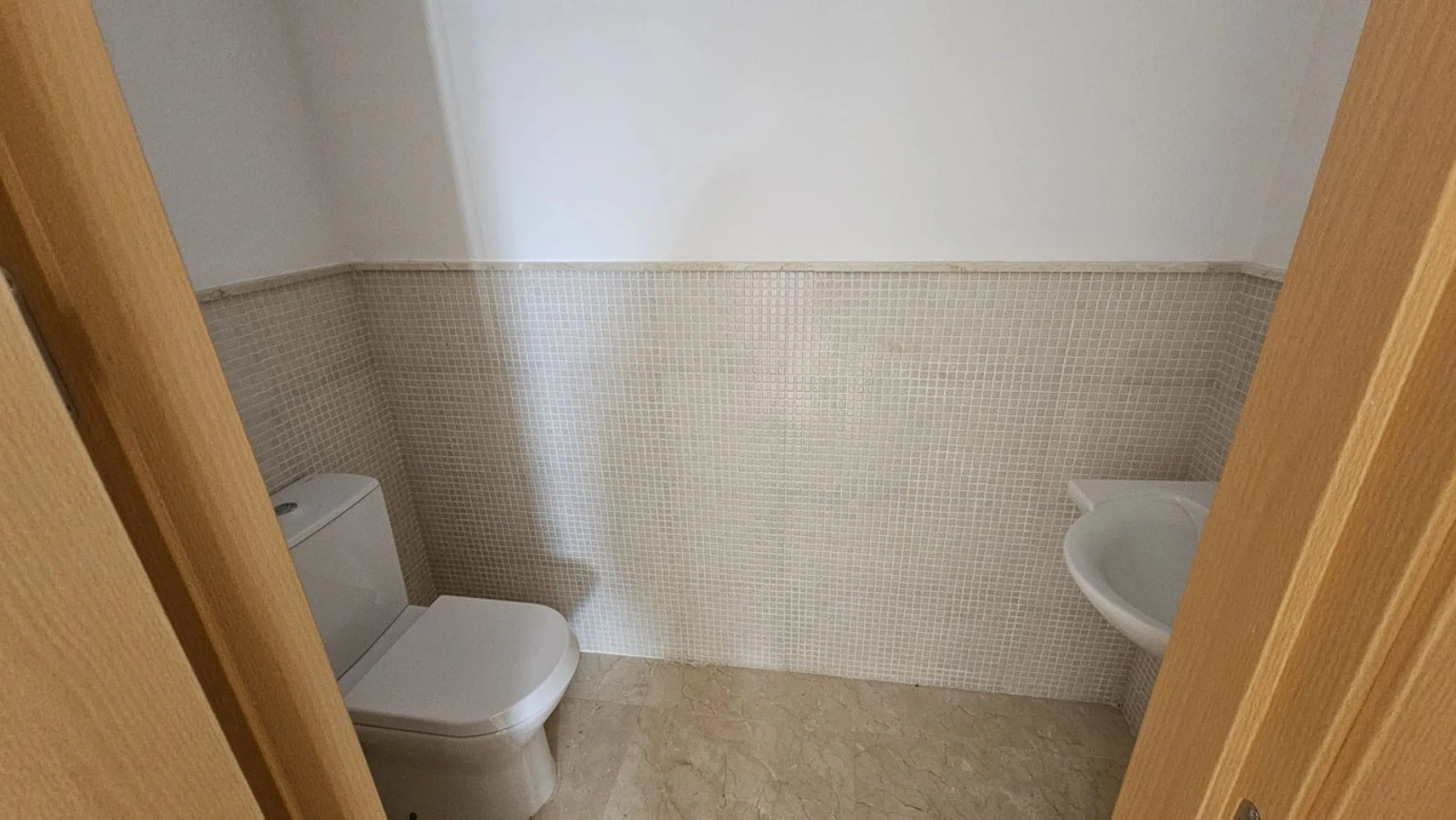 House - Townhouse в продаже в Casares, Málaga. В доме 2 спален и 3 ванных комнат. Площадь дома 211 м²