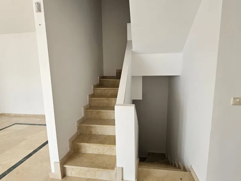 House - Townhouse в продаже в Casares, Málaga. В доме 2 спален и 3 ванных комнат. Площадь дома 211 м²