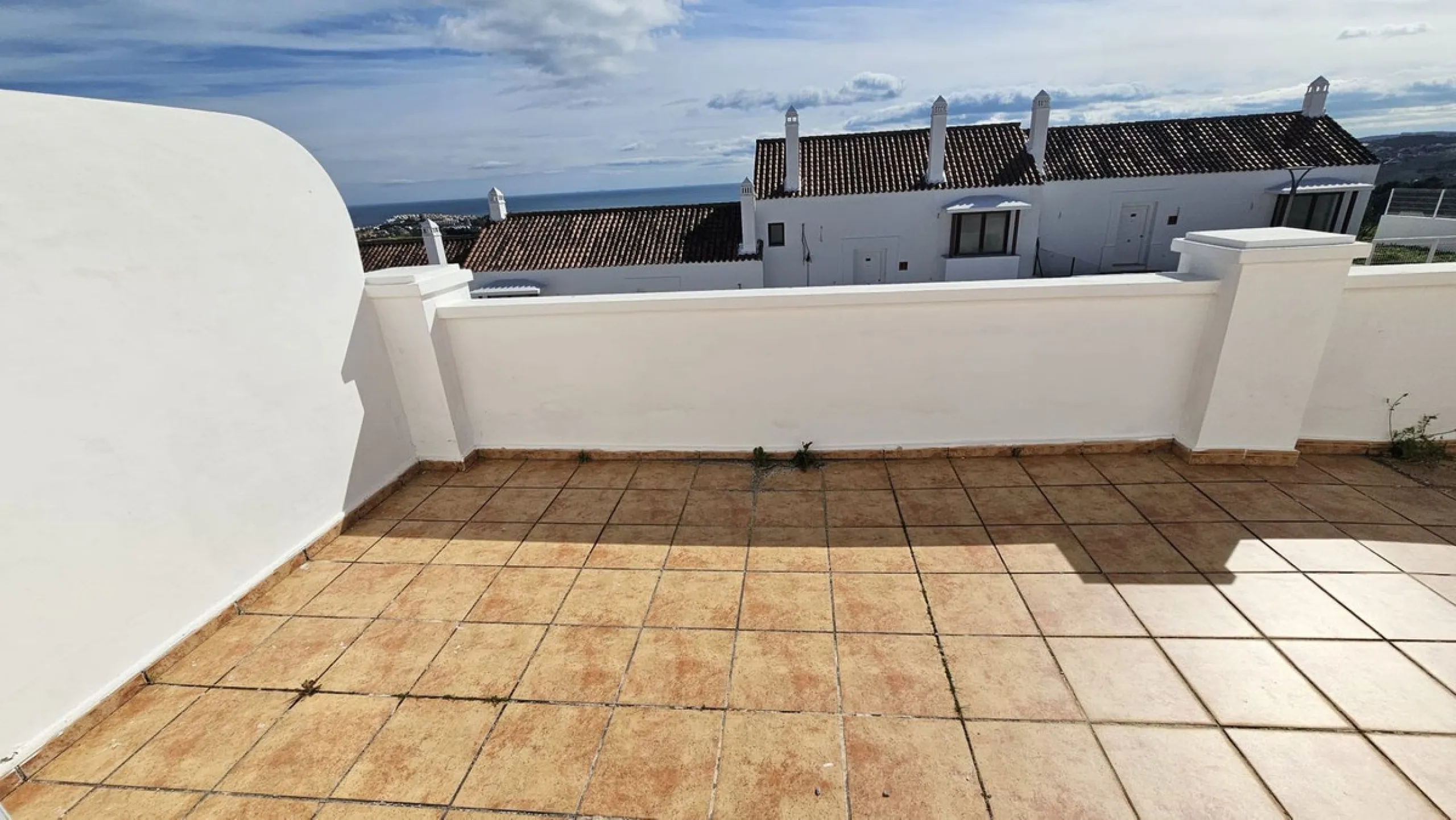 House - Townhouse в продаже в Casares, Málaga. В доме 2 спален и 3 ванных комнат. Площадь дома 211 м²