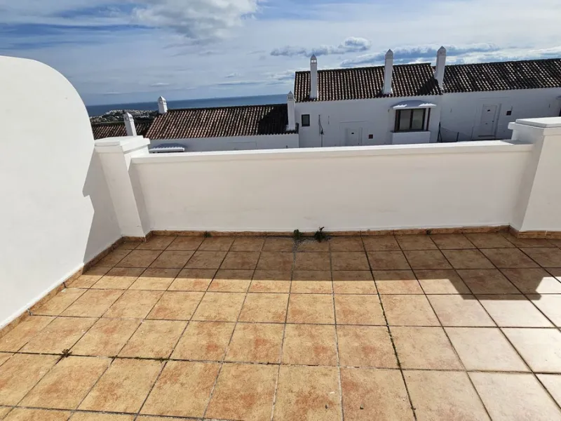 House - Townhouse в продаже в Casares, Málaga. В доме 2 спален и 3 ванных комнат. Площадь дома 211 м²