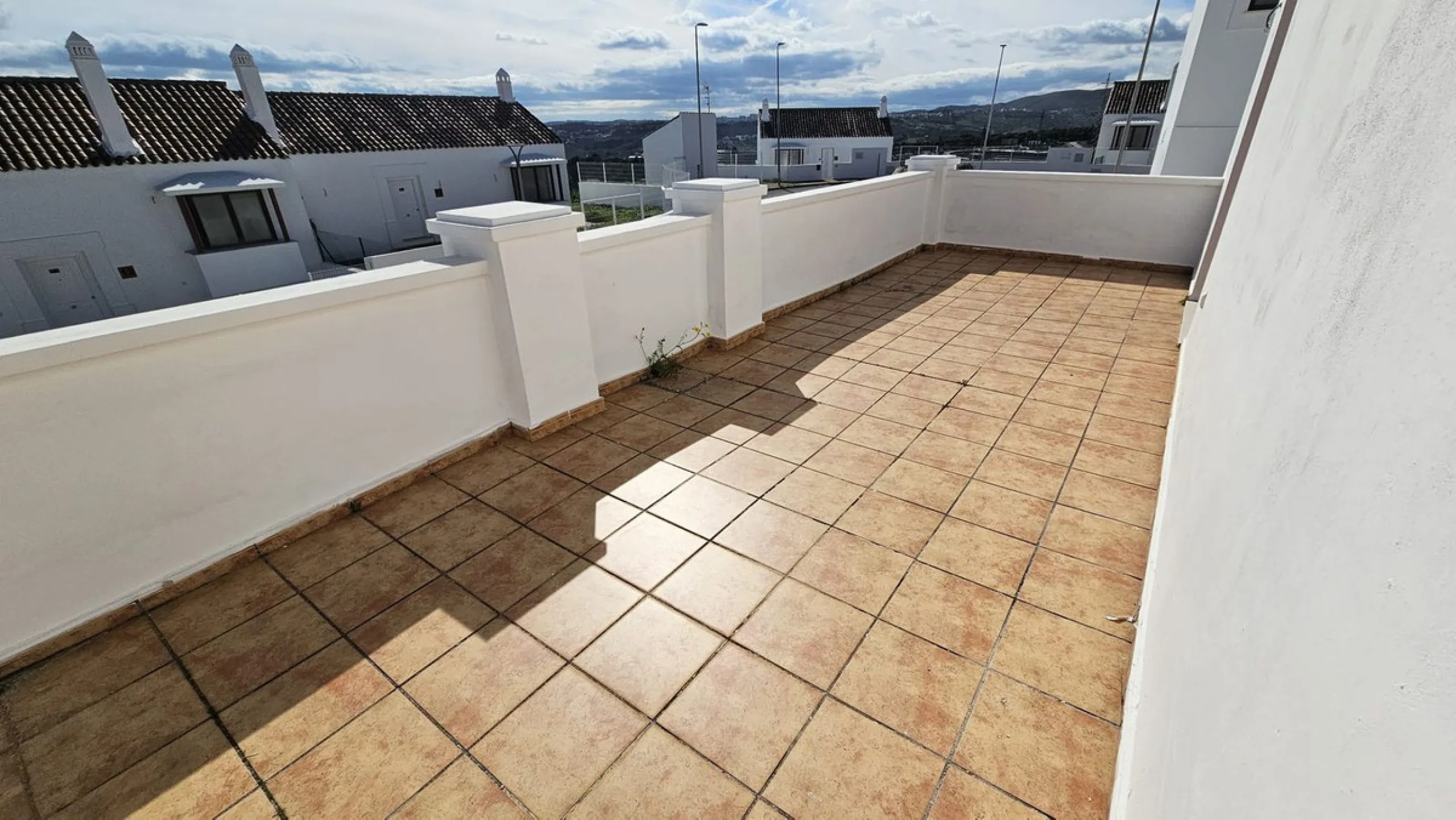 House - Townhouse в продаже в Casares, Málaga. В доме 2 спален и 3 ванных комнат. Площадь дома 211 м²