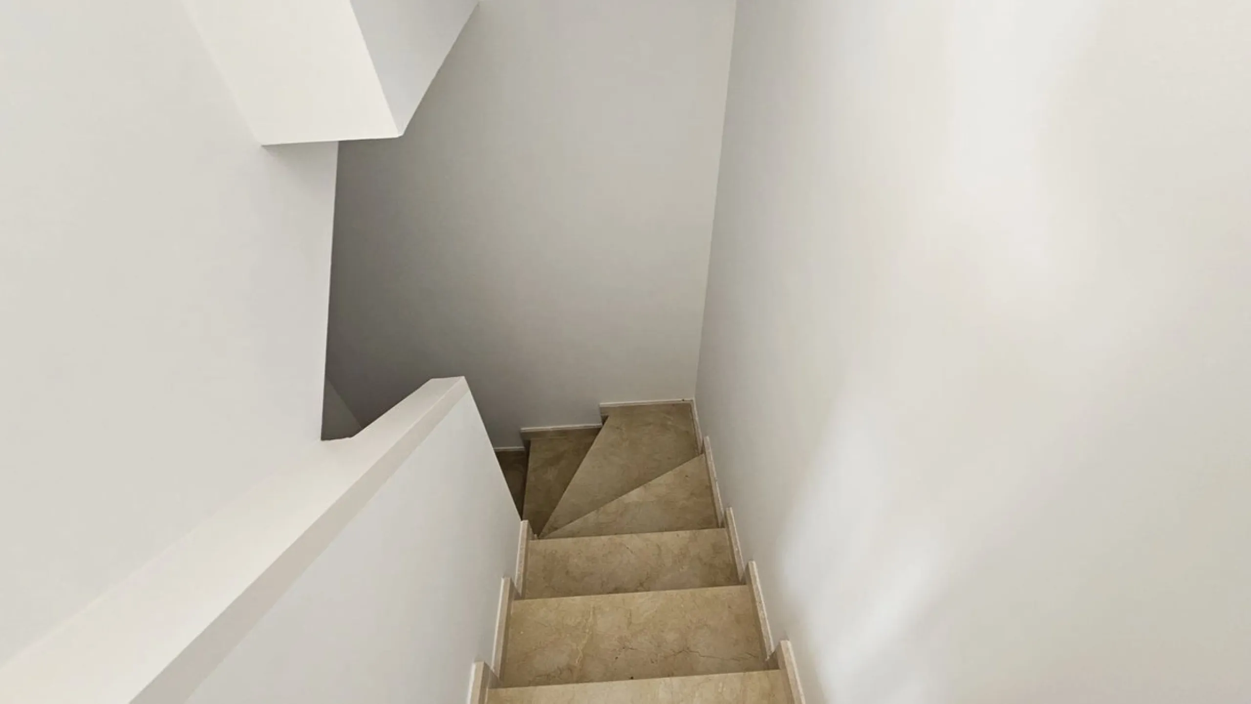 House - Townhouse в продаже в Casares, Málaga. В доме 2 спален и 3 ванных комнат. Площадь дома 211 м²