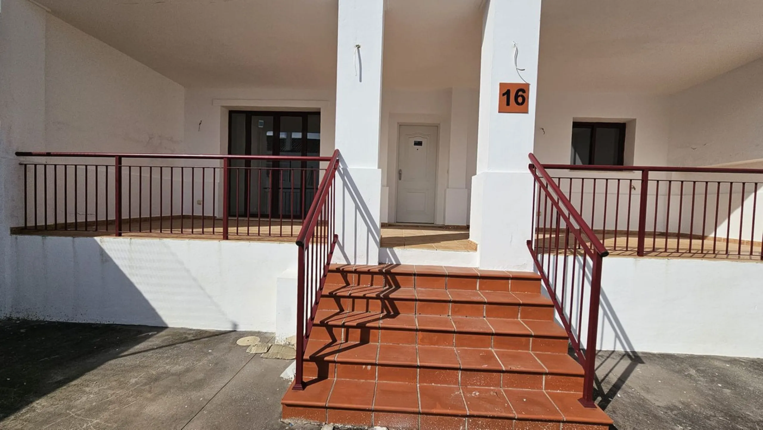 House - Townhouse в продаже в Casares, Málaga. В доме 2 спален и 3 ванных комнат. Площадь дома 208 м²