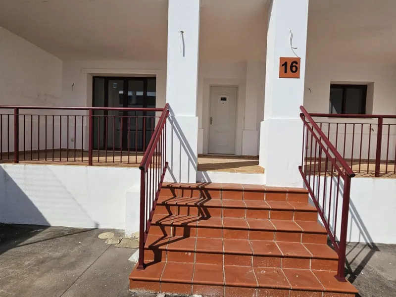 House - Townhouse в продаже в Casares, Málaga. В доме 2 спален и 3 ванных комнат. Площадь дома 208 м²