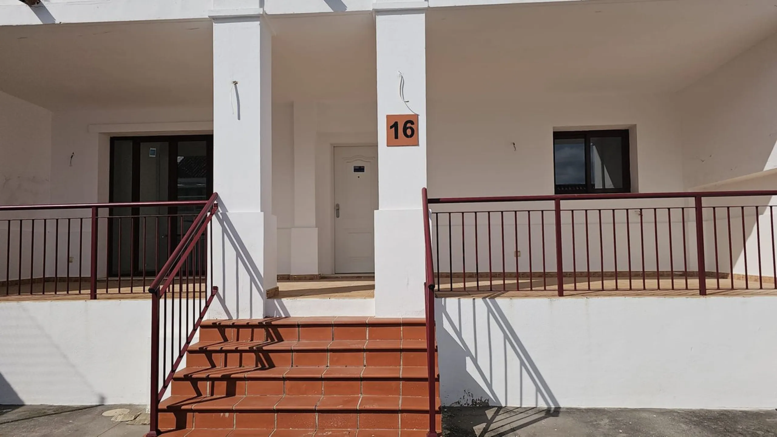House - Townhouse в продаже в Casares, Málaga. В доме 2 спален и 3 ванных комнат. Площадь дома 208 м²