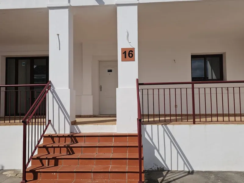 House - Townhouse в продаже в Casares, Málaga. В доме 2 спален и 3 ванных комнат. Площадь дома 208 м²