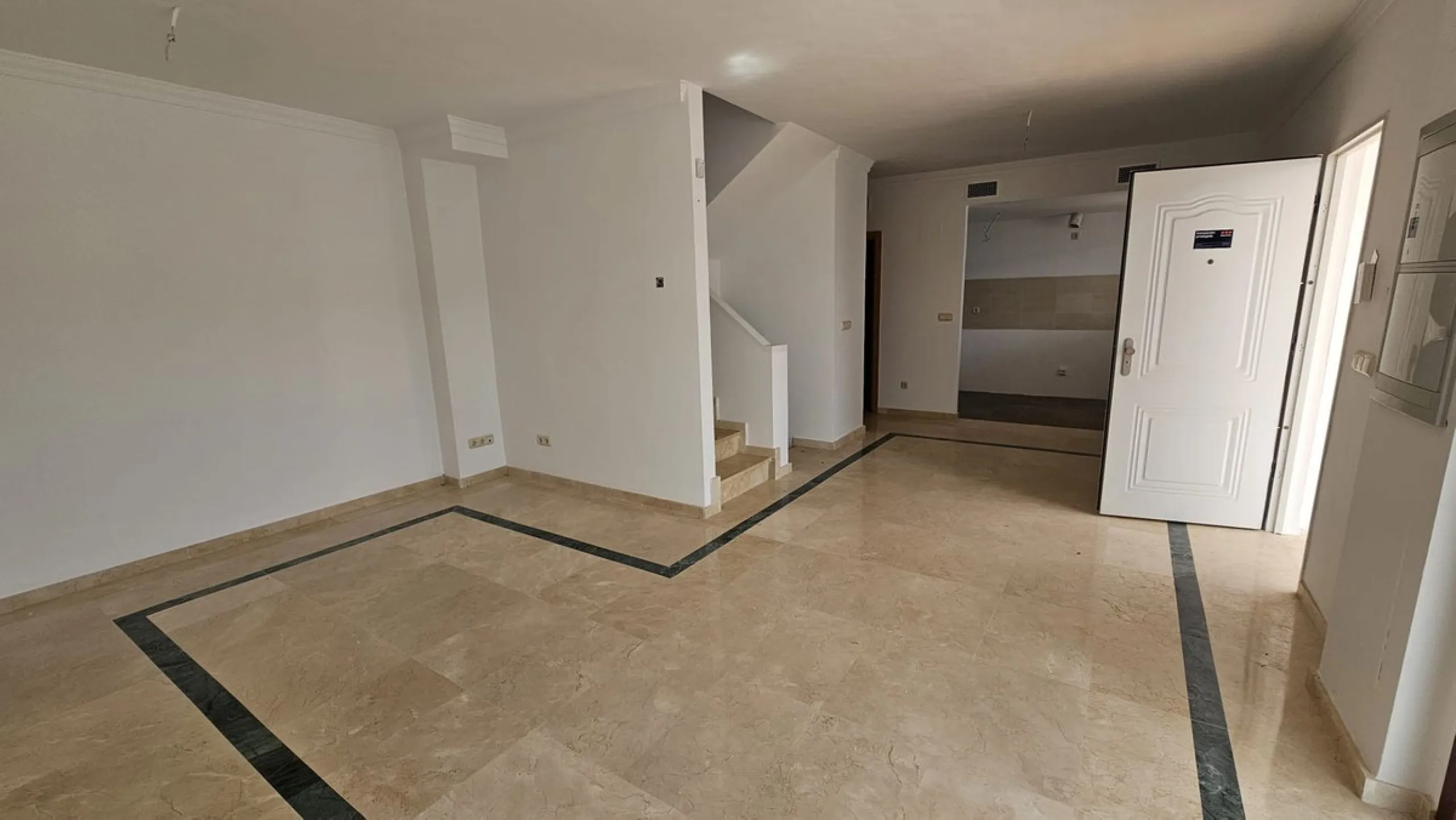 House - Townhouse в продаже в Casares, Málaga. В доме 2 спален и 3 ванных комнат. Площадь дома 208 м²
