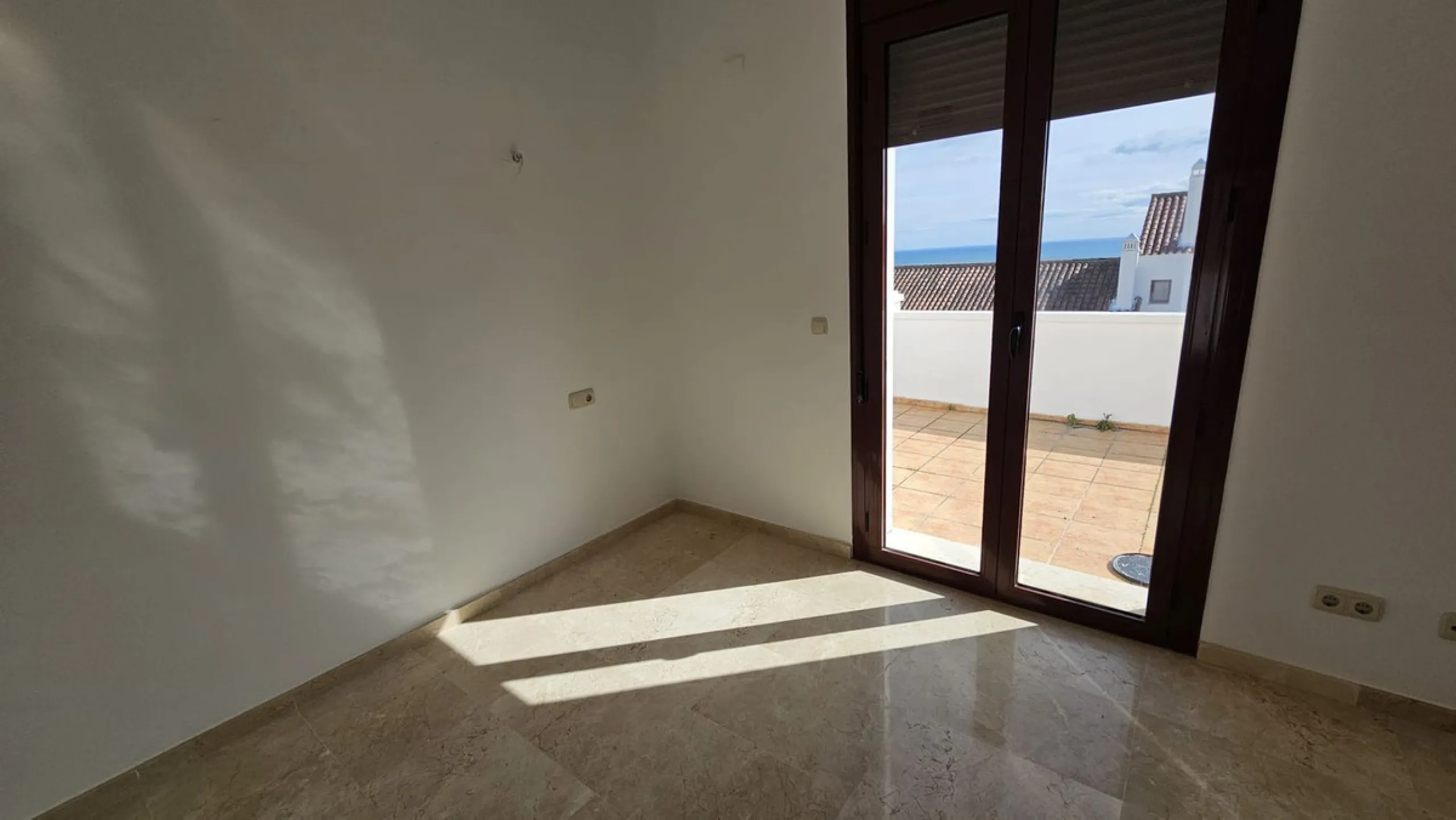 House - Townhouse в продаже в Casares, Málaga. В доме 2 спален и 3 ванных комнат. Площадь дома 208 м²