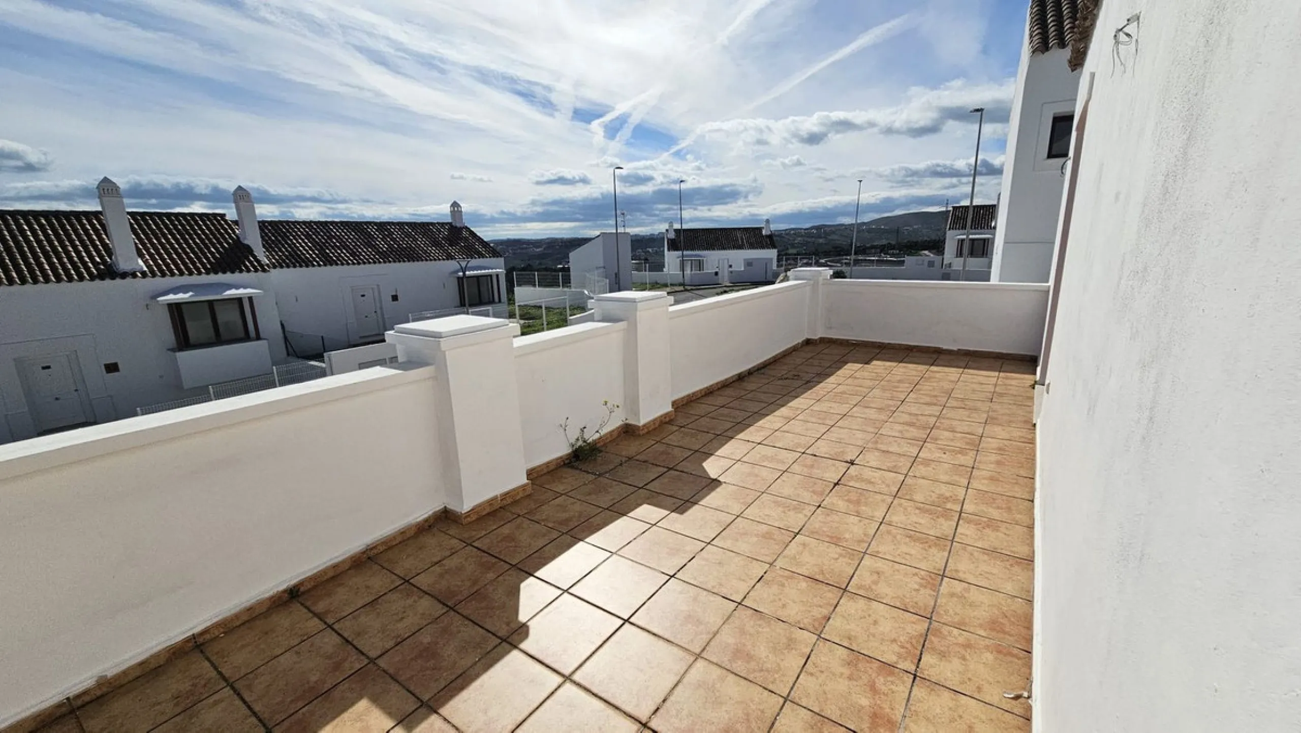 House - Townhouse в продаже в Casares, Málaga. В доме 2 спален и 3 ванных комнат. Площадь дома 208 м²
