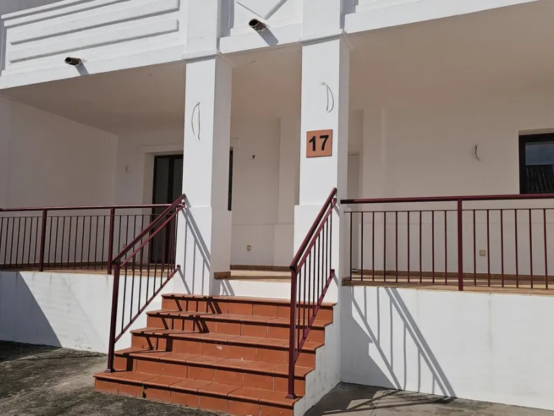 House - Townhouse в продаже в Casares, Málaga. В доме 2 спален и 3 ванных комнат. Площадь дома 208 м²