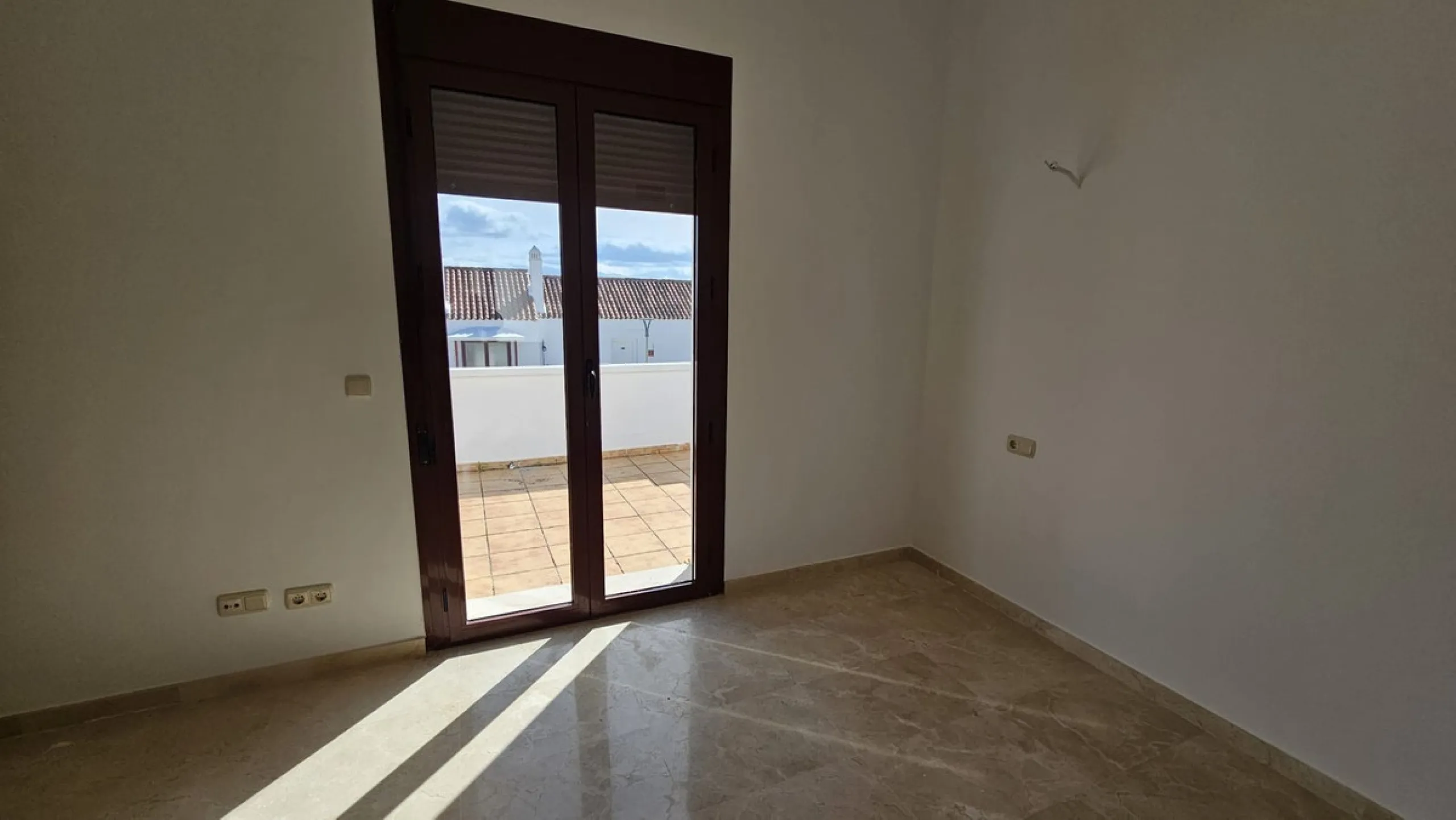 House - Townhouse в продаже в Casares, Málaga. В доме 2 спален и 3 ванных комнат. Площадь дома 208 м²
