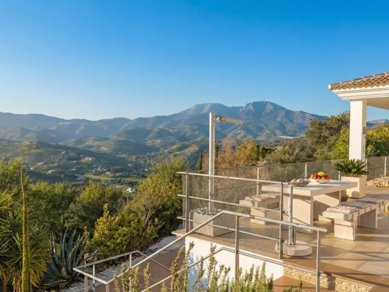 Modern Detached Villa in a Unique Location