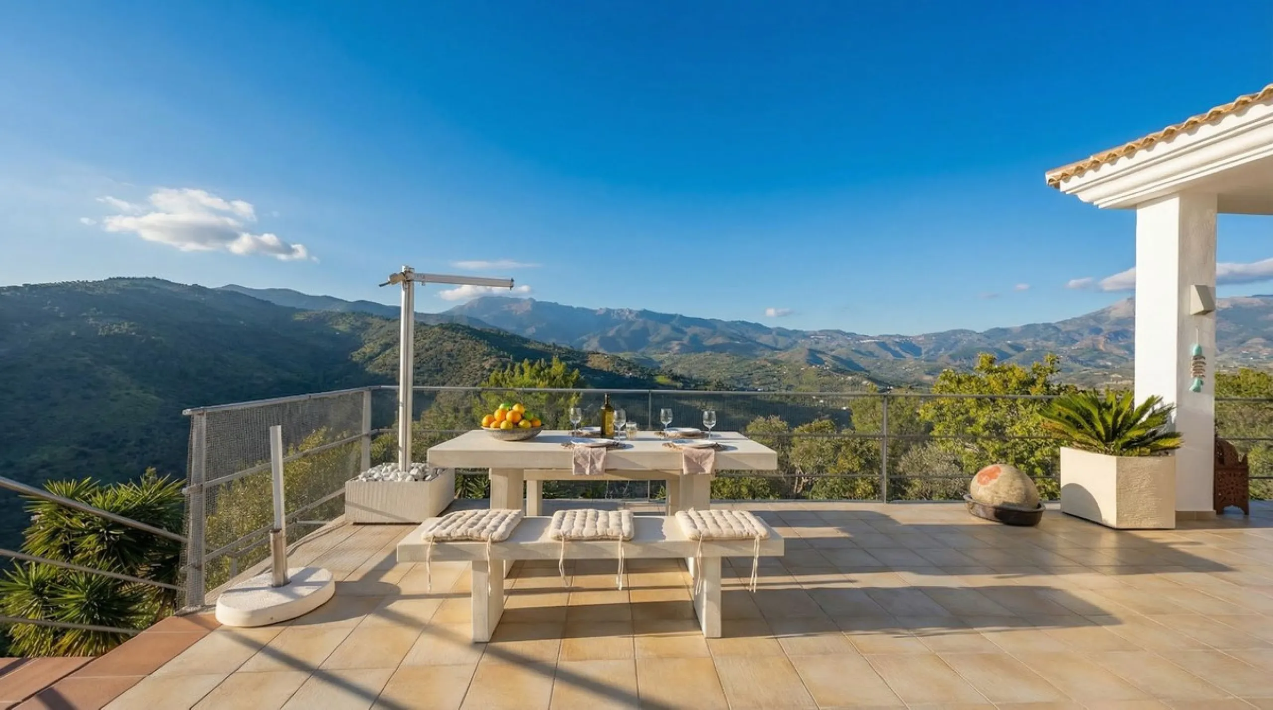 House - Detached Villa в продаже в Guaro, Málaga. В доме 4 спален и 4 ванных комнат. Площадь дома 357 м². Площадь участка 22000 м²