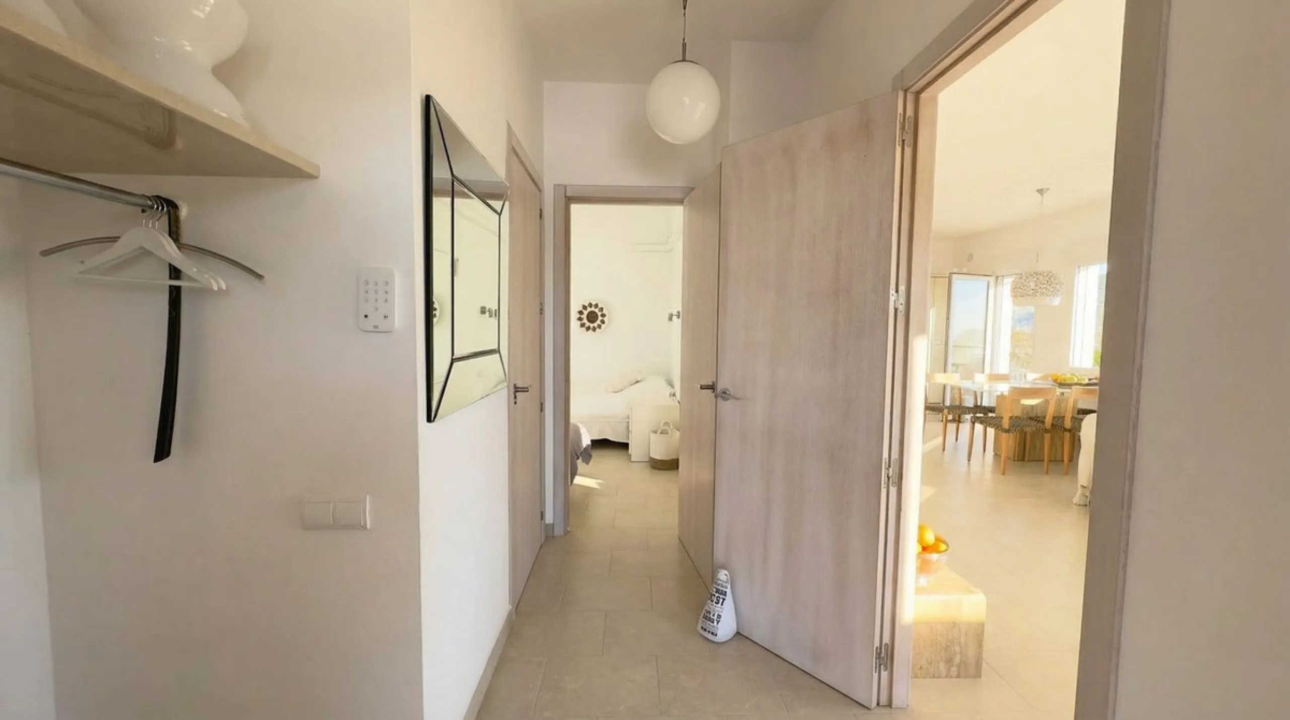House - Detached Villa в продаже в Guaro, Málaga. В доме 4 спален и 4 ванных комнат. Площадь дома 357 м². Площадь участка 22000 м²