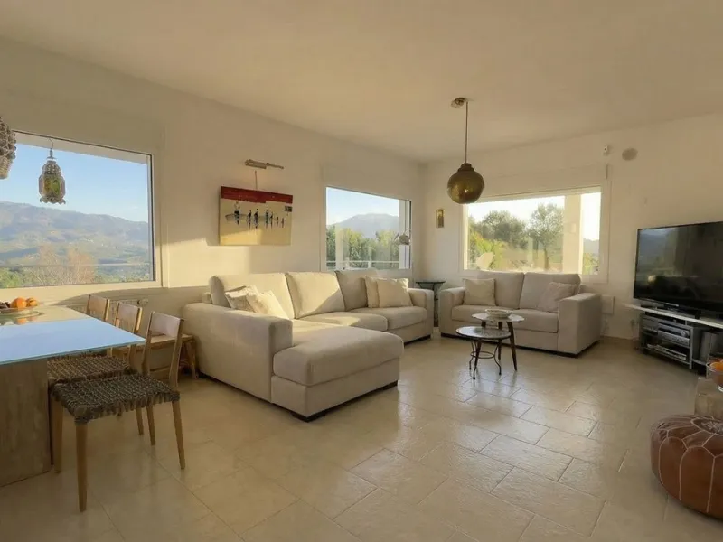 House - Detached Villa в продаже в Guaro, Málaga. В доме 4 спален и 4 ванных комнат. Площадь дома 357 м². Площадь участка 22000 м²