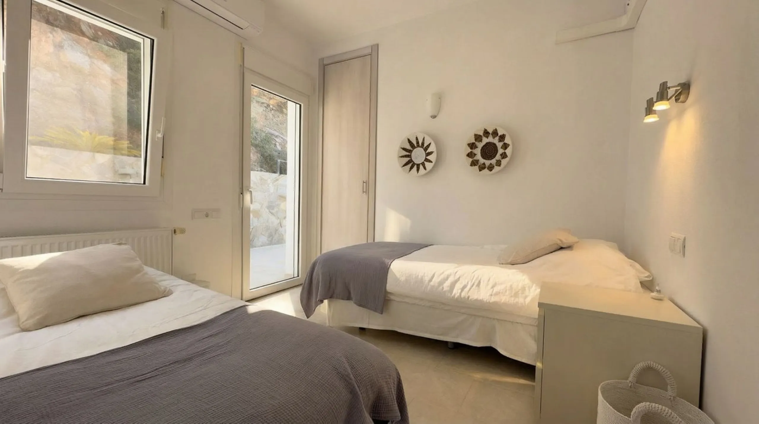 House - Detached Villa в продаже в Guaro, Málaga. В доме 4 спален и 4 ванных комнат. Площадь дома 357 м². Площадь участка 22000 м²