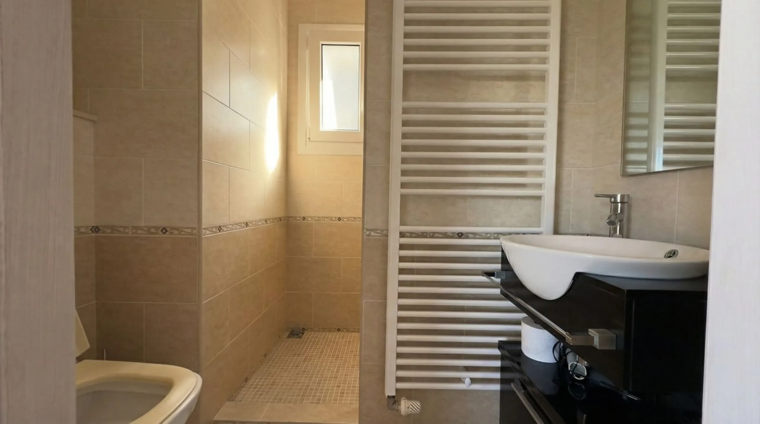 House - Detached Villa в продаже в Guaro, Málaga. В доме 4 спален и 4 ванных комнат. Площадь дома 357 м². Площадь участка 22000 м²