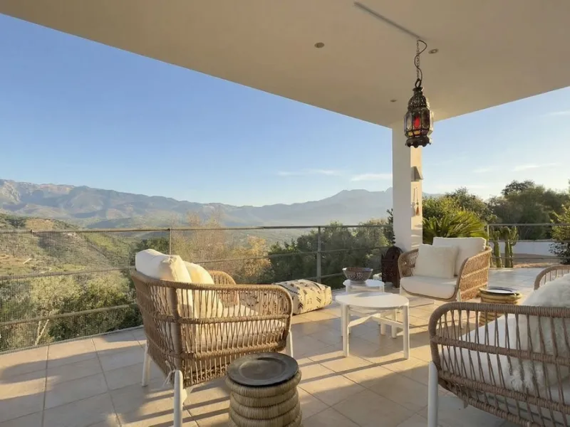 House - Detached Villa в продаже в Guaro, Málaga. В доме 4 спален и 4 ванных комнат. Площадь дома 357 м². Площадь участка 22000 м²