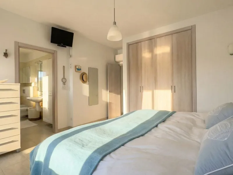 House - Detached Villa в продаже в Guaro, Málaga. В доме 4 спален и 4 ванных комнат. Площадь дома 357 м². Площадь участка 22000 м²