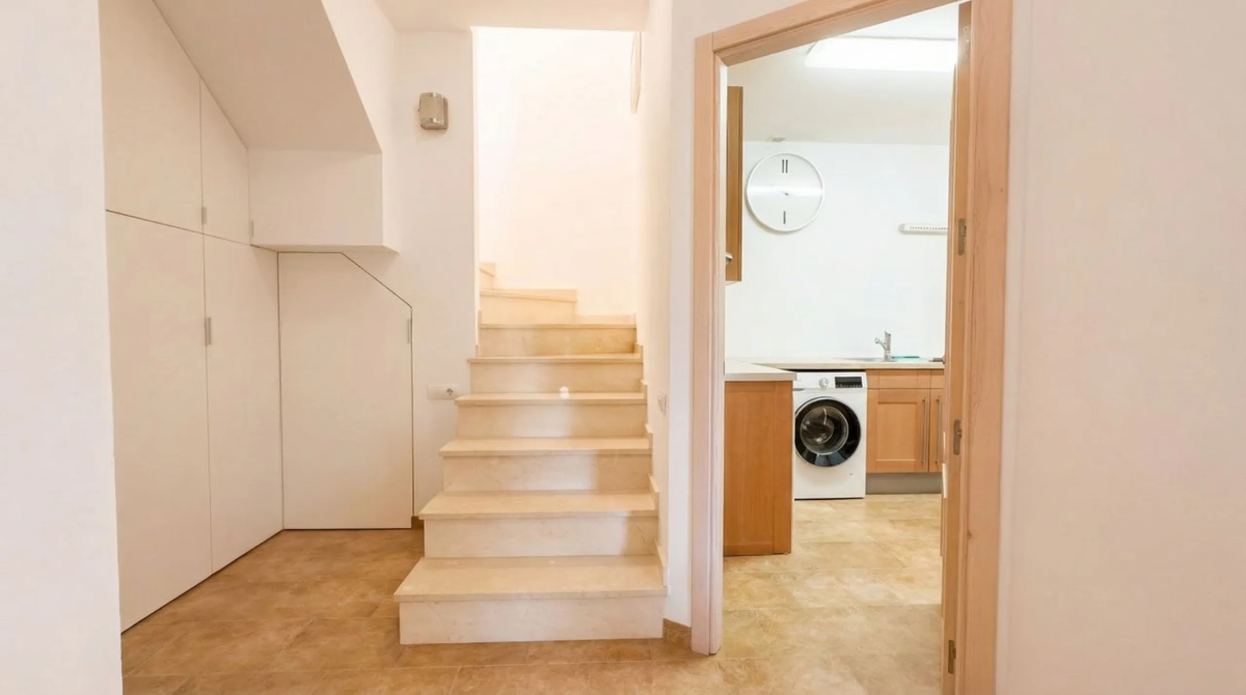 House - Detached Villa в продаже в Guaro, Málaga. В доме 4 спален и 4 ванных комнат. Площадь дома 357 м². Площадь участка 22000 м²
