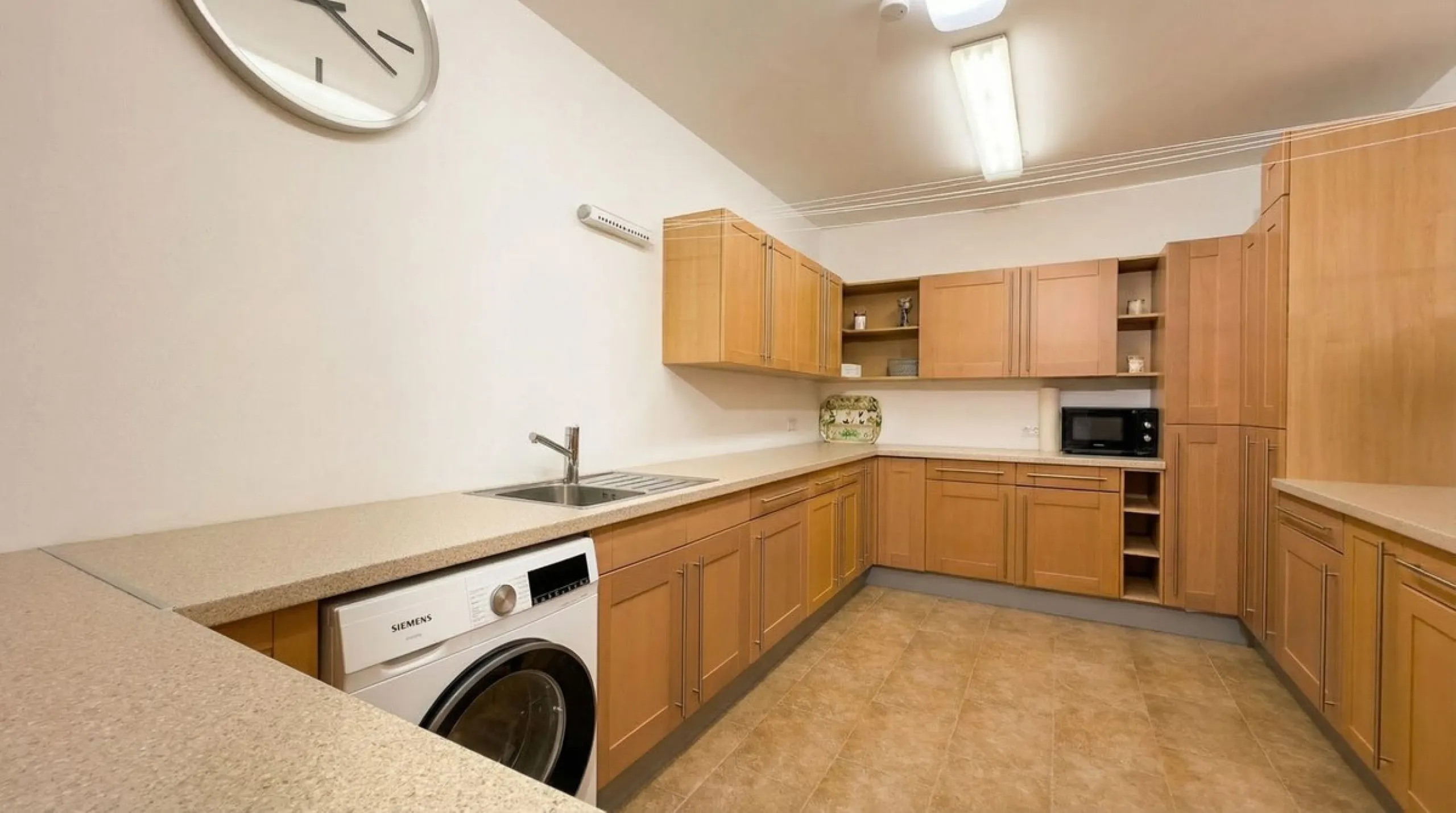 House - Detached Villa в продаже в Guaro, Málaga. В доме 4 спален и 4 ванных комнат. Площадь дома 357 м². Площадь участка 22000 м²